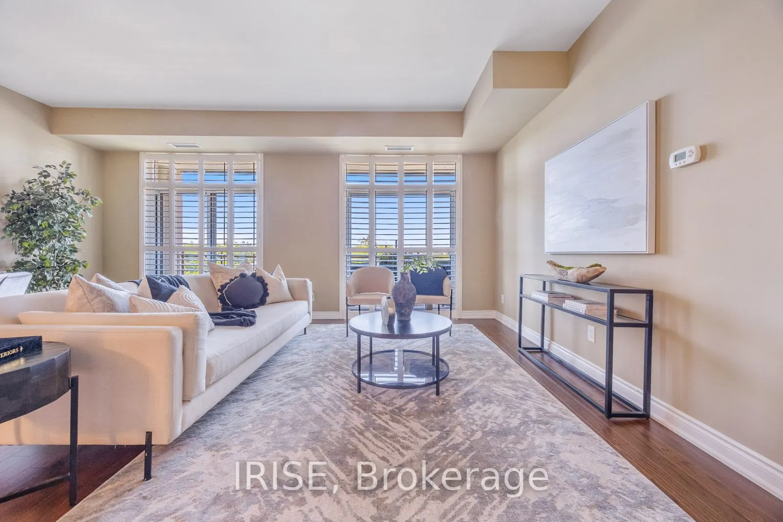 281 Woodbridge Avenue, #521