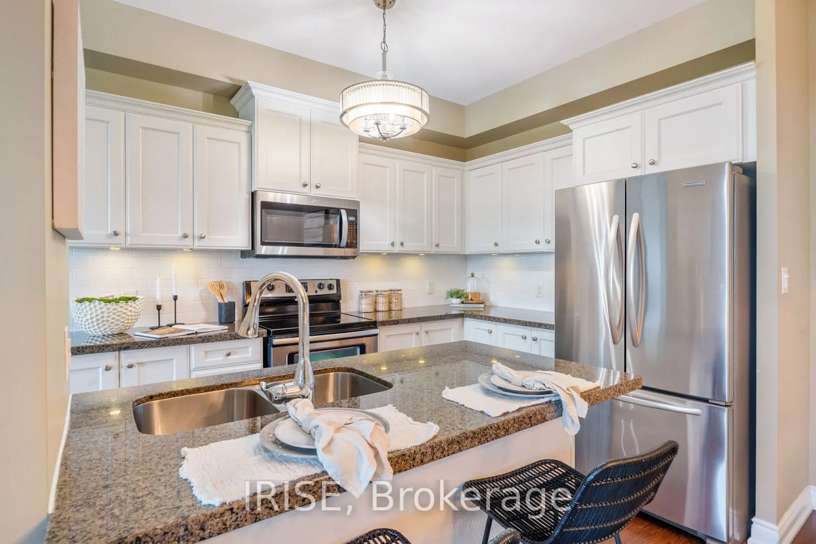 281 Woodbridge Avenue, #521