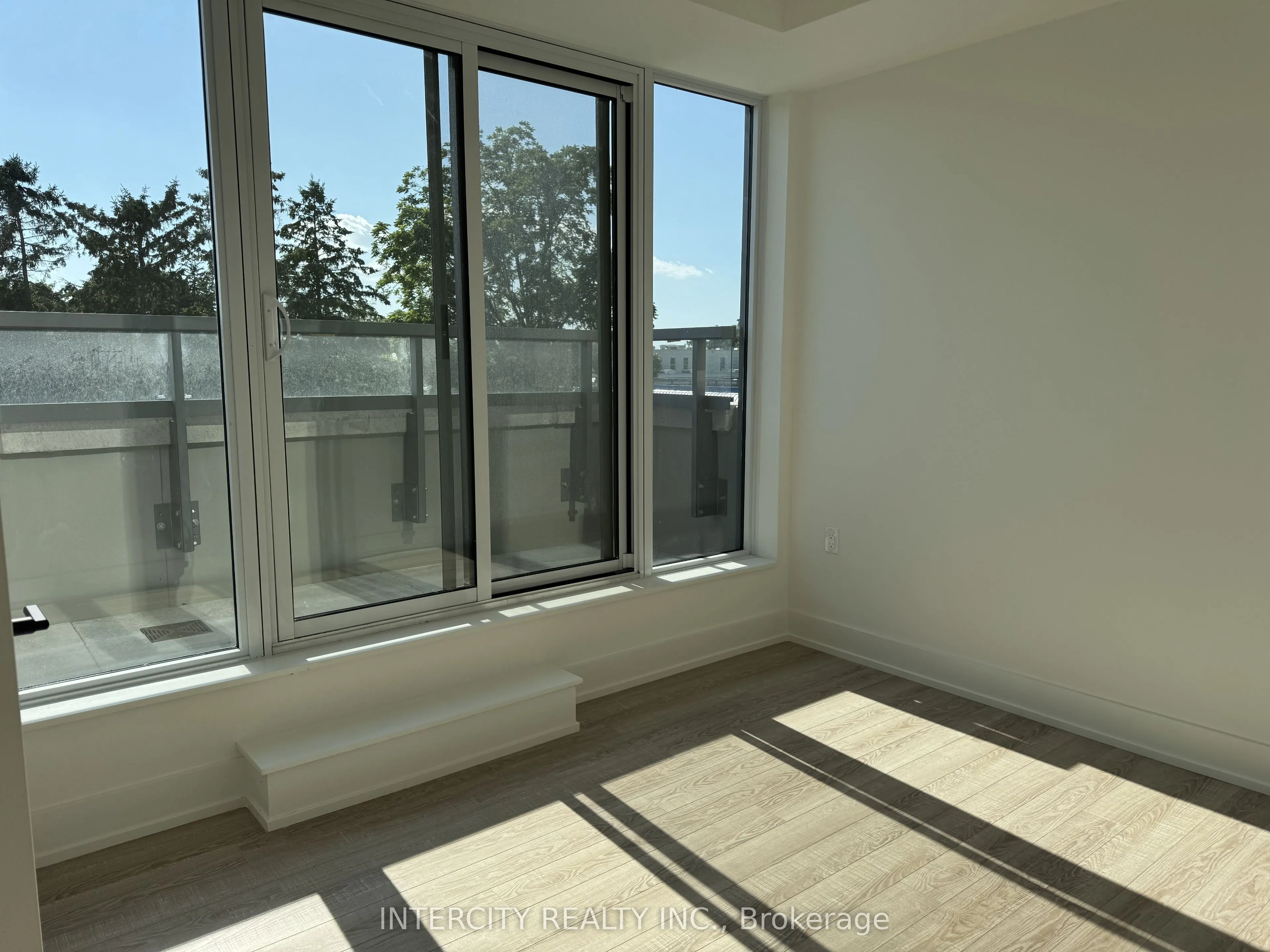 2075 King Road, #318