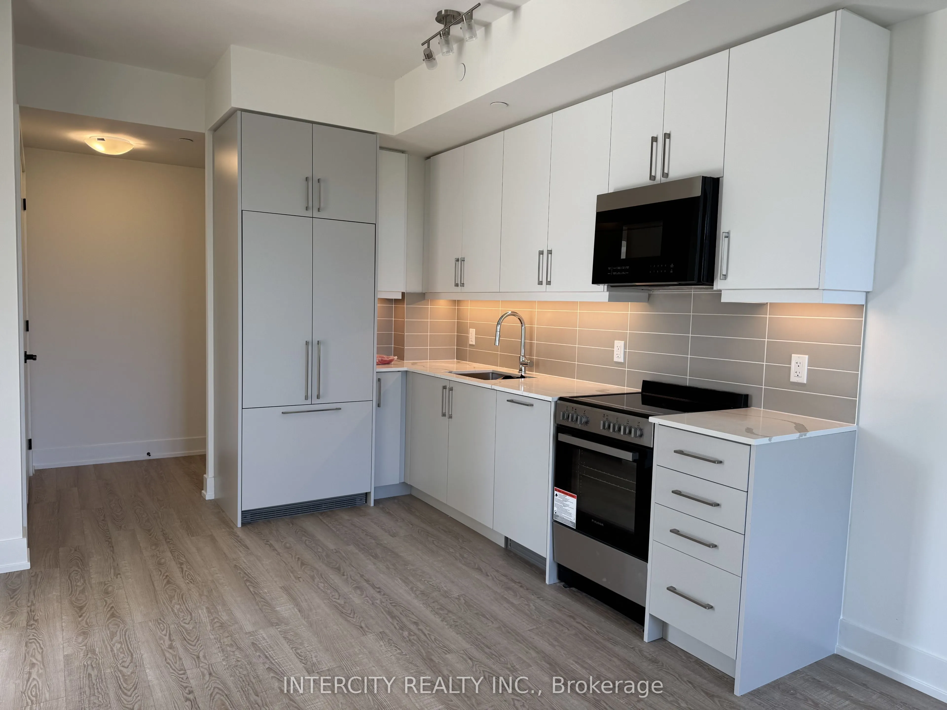 2075 King Road, #318