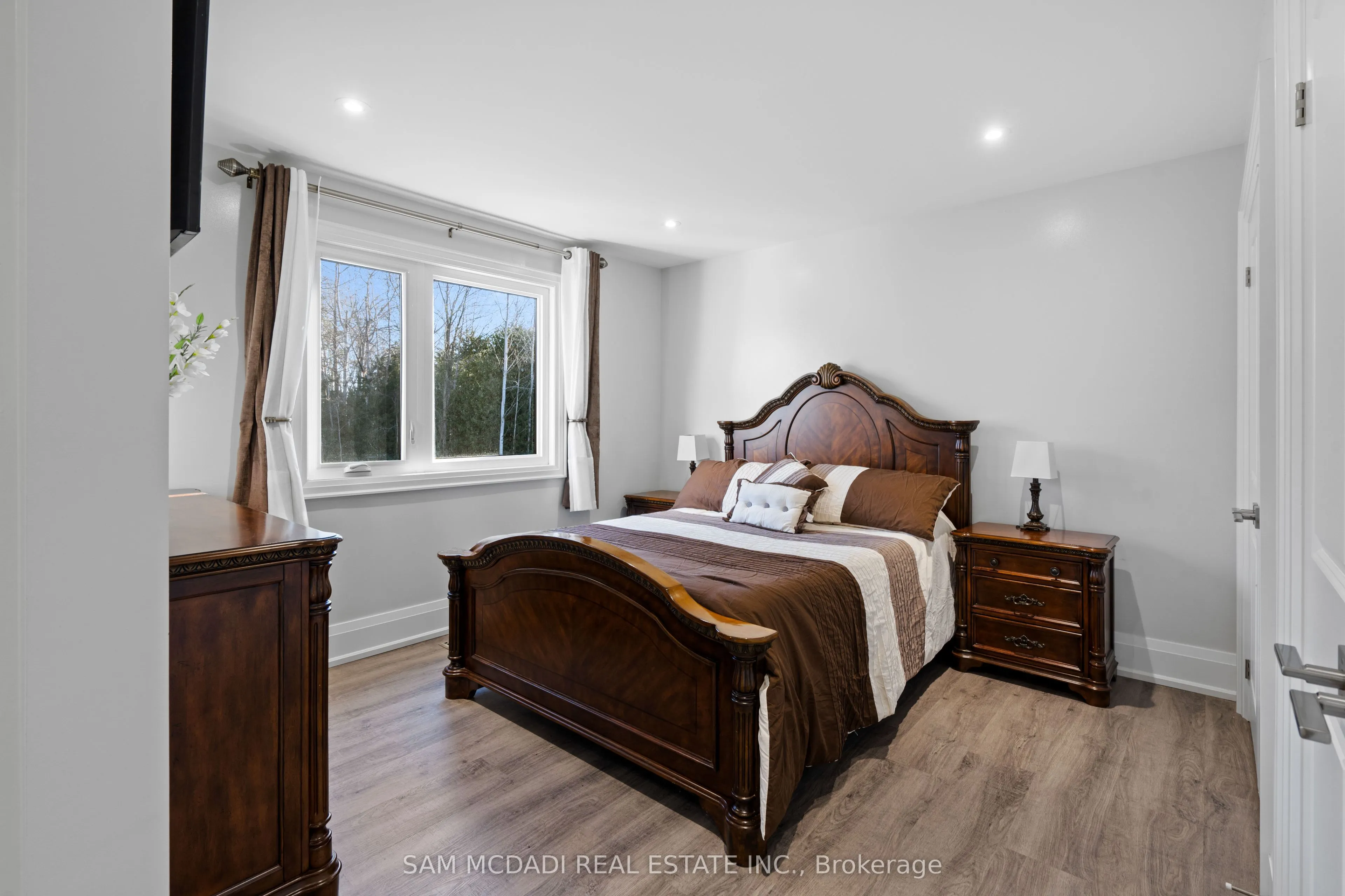 2993 Innisfil Beach Road