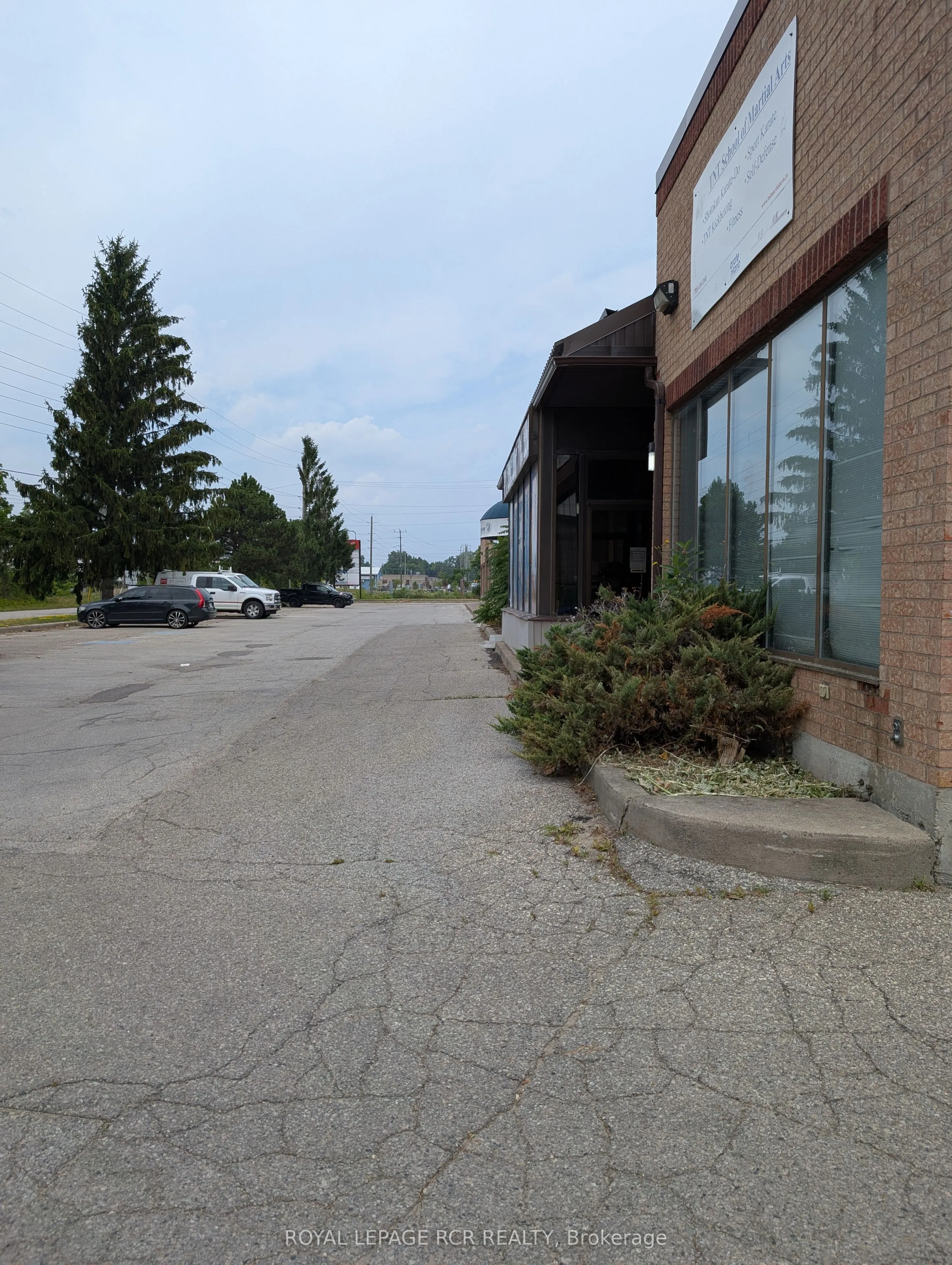 169 Dufferin Street S, #32s
