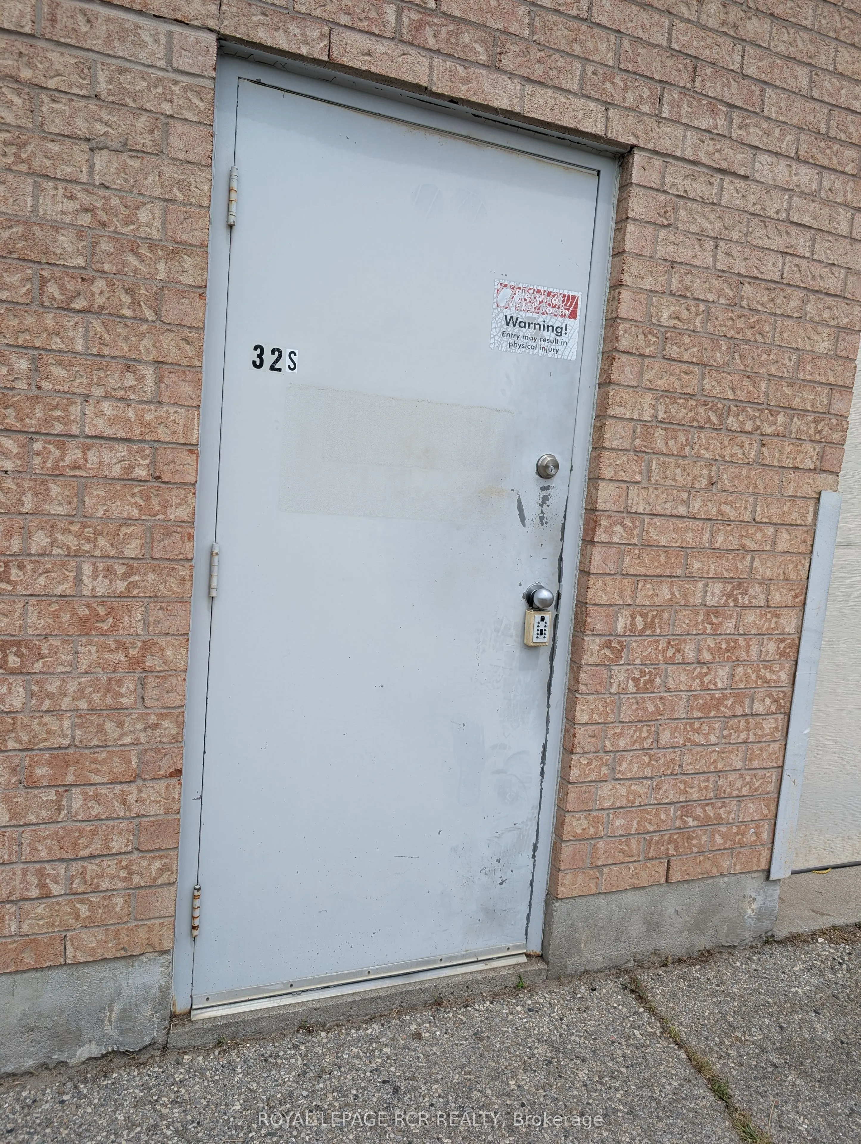 169 Dufferin Street S, #32s