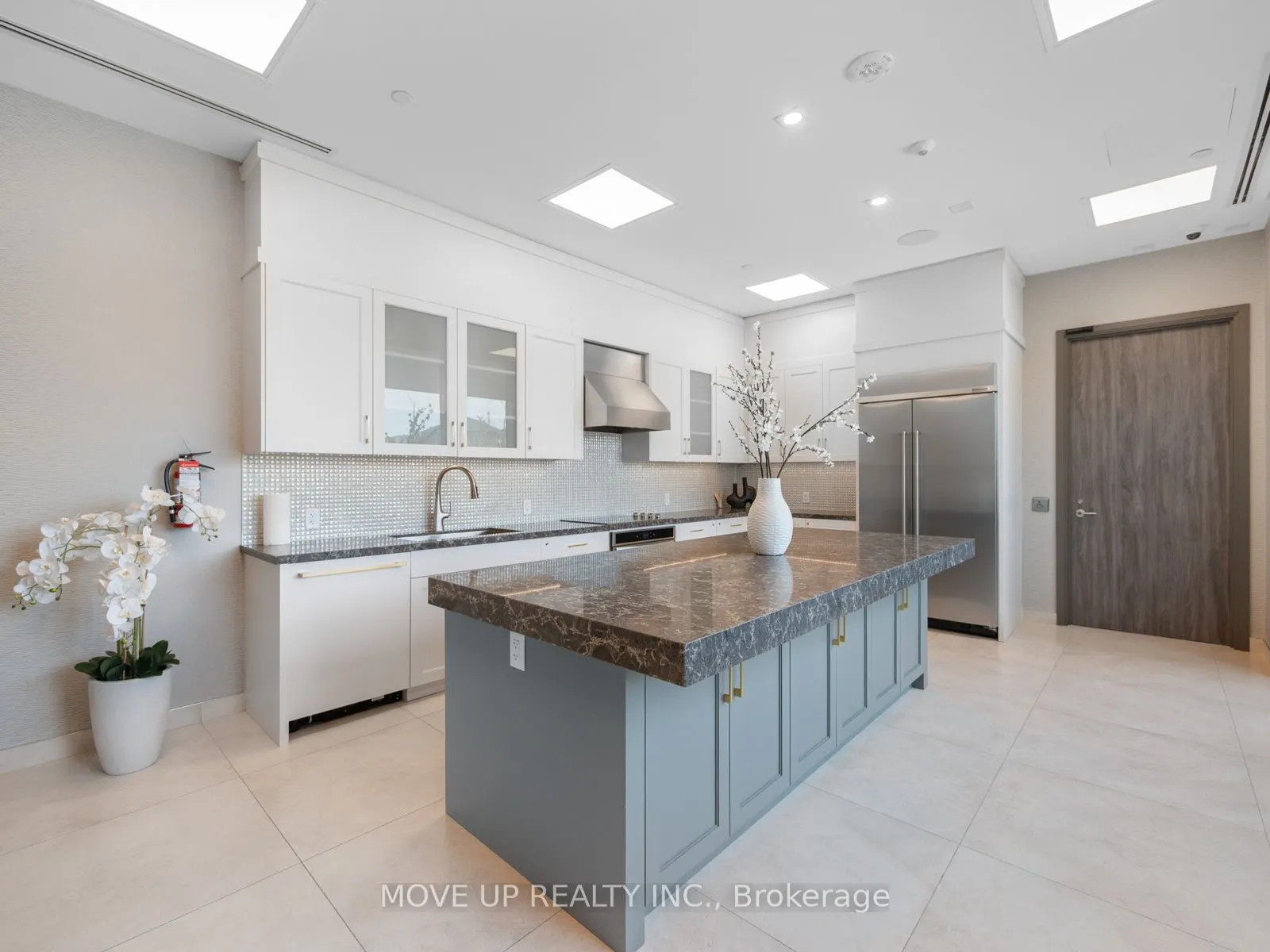10 Gatineau Drive, #1103