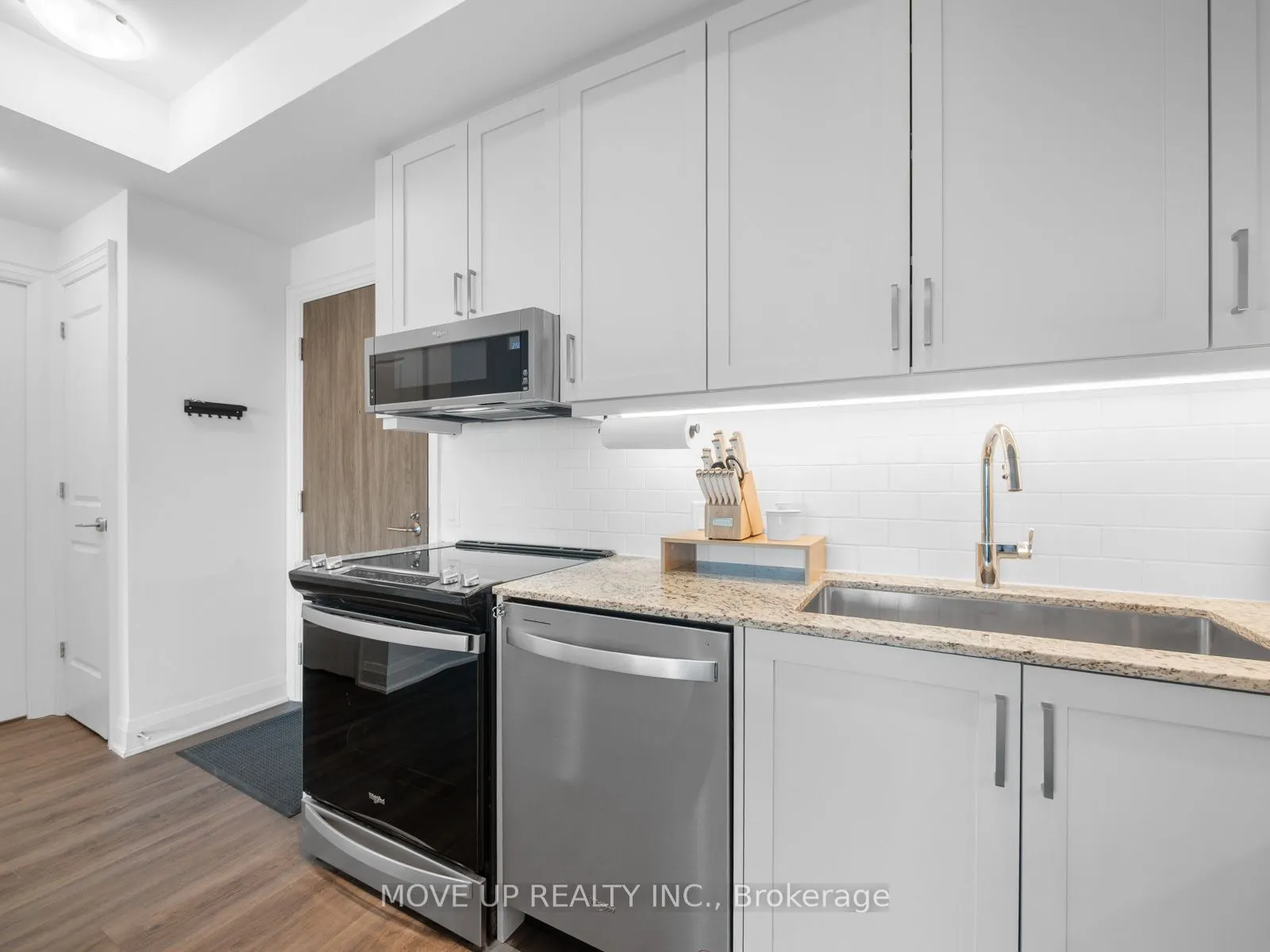 10 Gatineau Drive, #1103