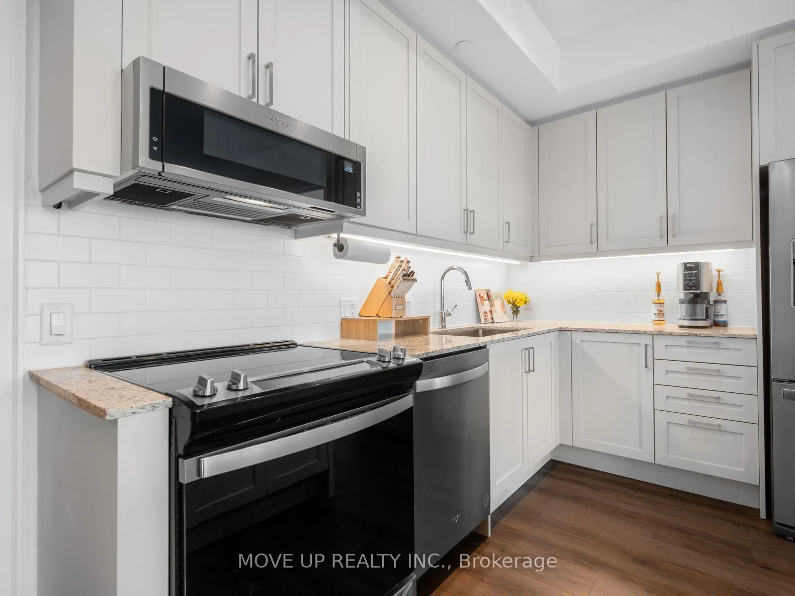 10 Gatineau Drive, #1103