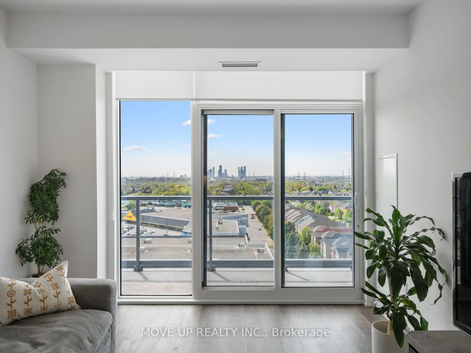 10 Gatineau Drive, #1103