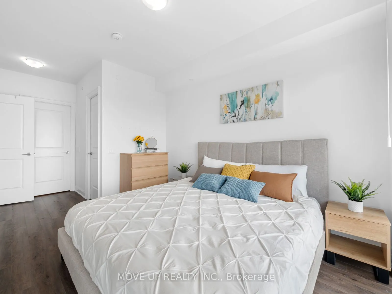 10 Gatineau Drive, #1103