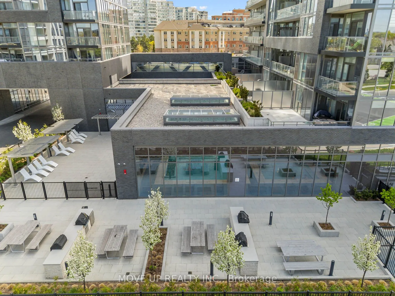 10 Gatineau Drive, #1103
