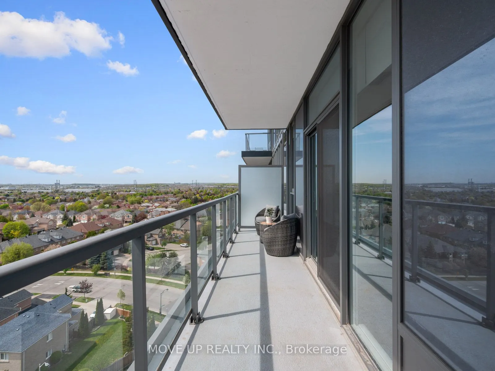 10 Gatineau Drive, #1103