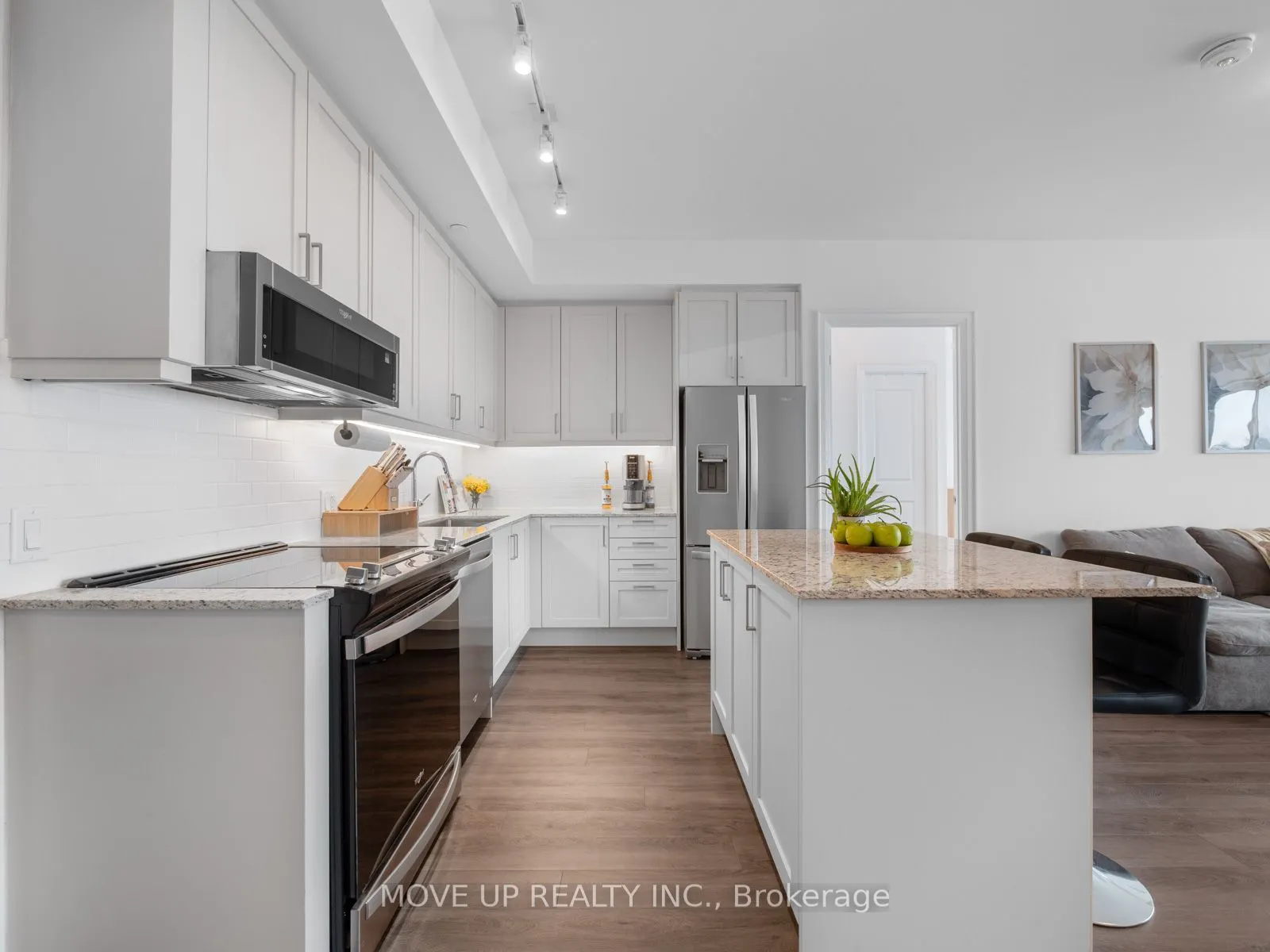 10 Gatineau Drive, #1103