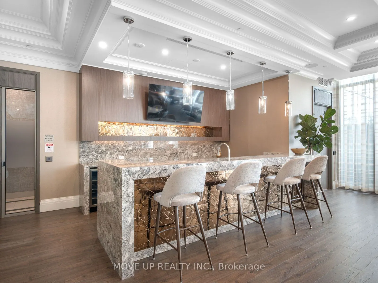 10 Gatineau Drive, #1103