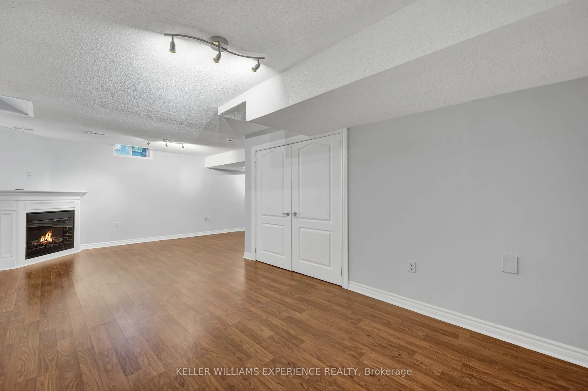 27 Admiral Crescent