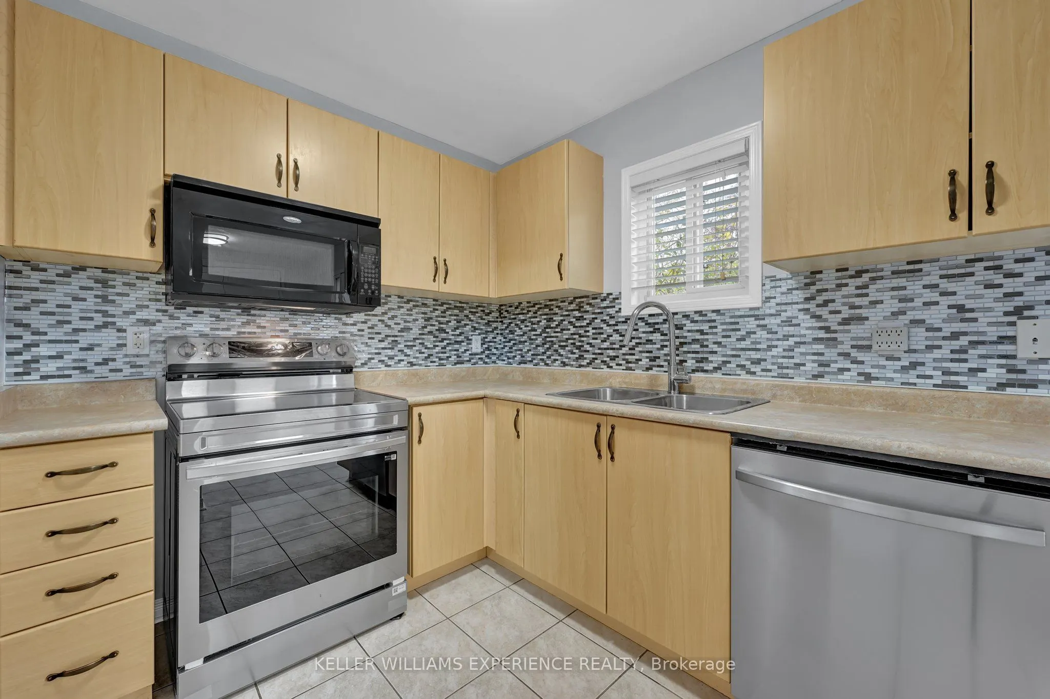 27 Admiral Crescent