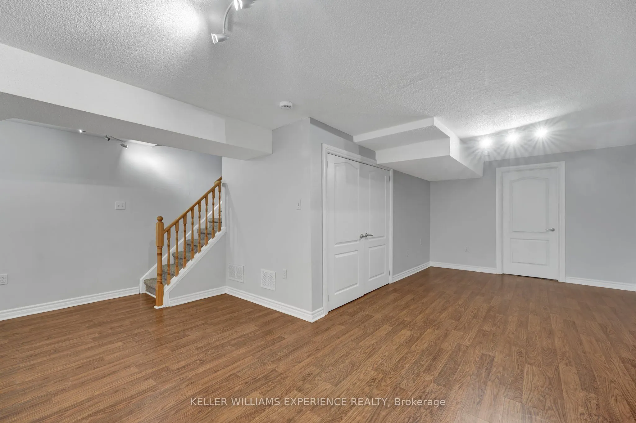 27 Admiral Crescent