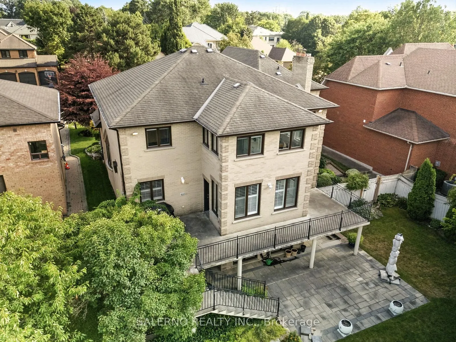 32 Donna Mae Crescent