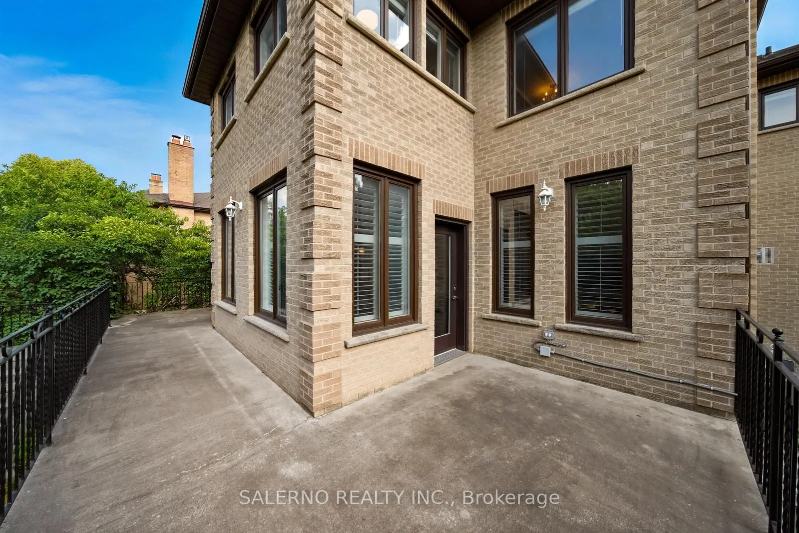 32 Donna Mae Crescent