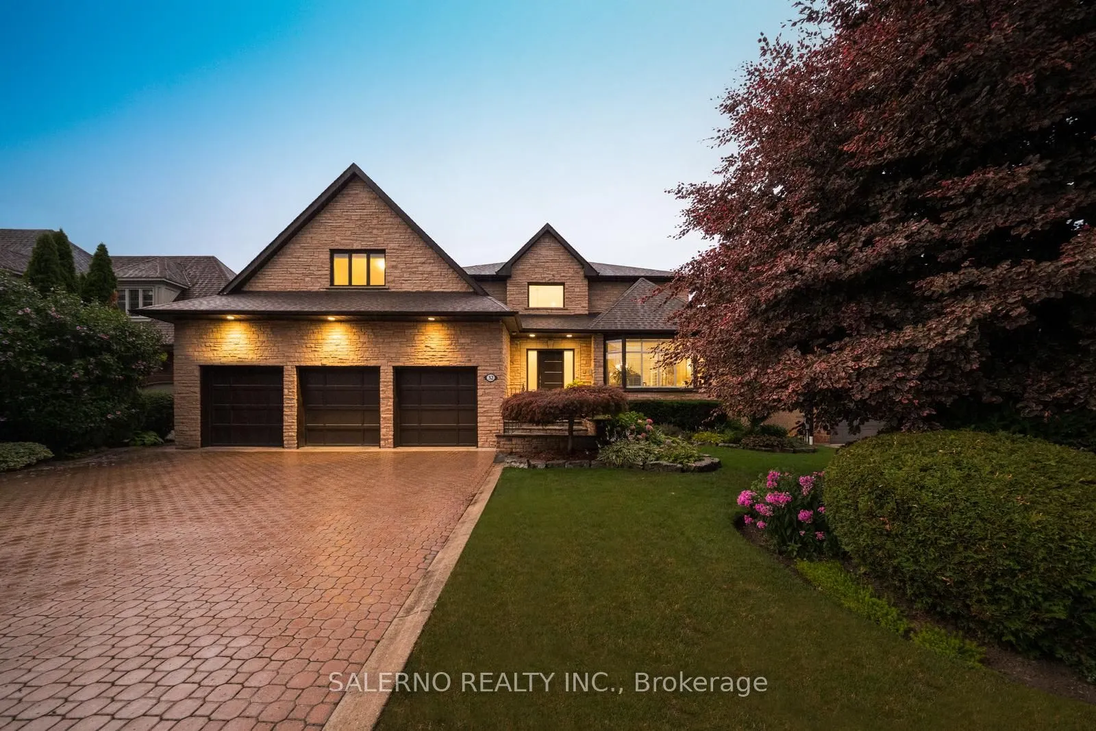 32 Donna Mae Crescent