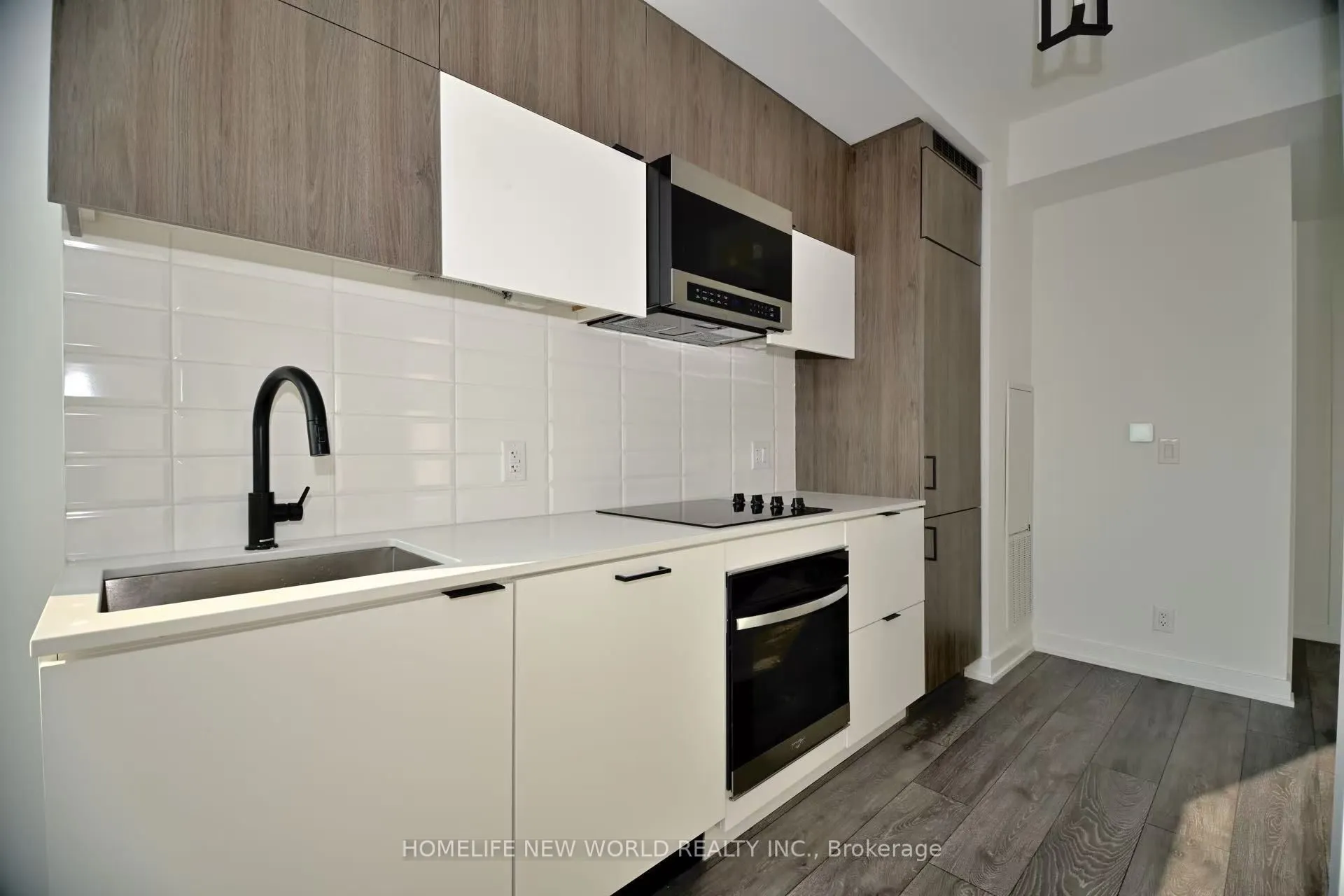 8888 Yonge Street, #311