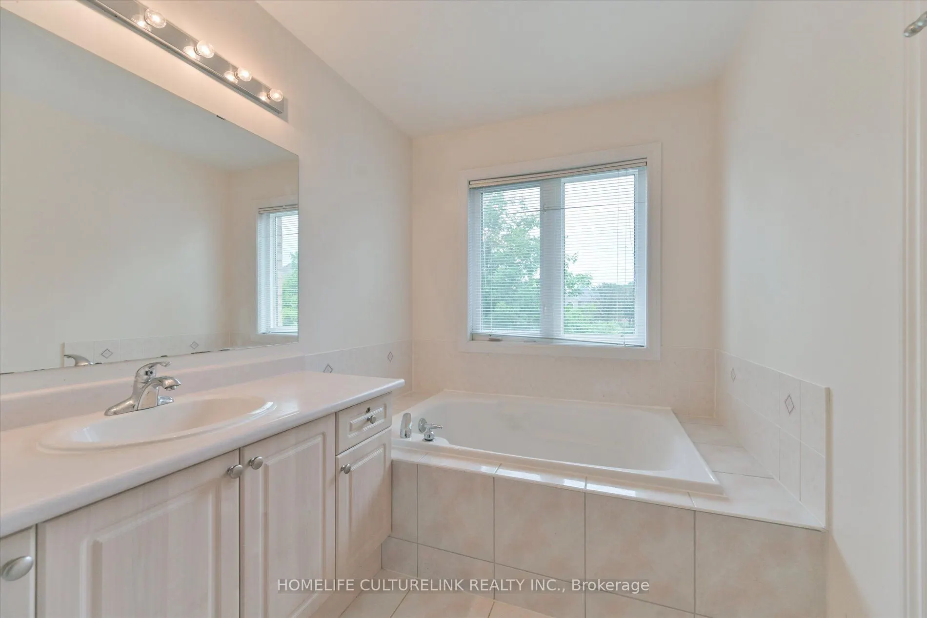 208 Cabernet Road