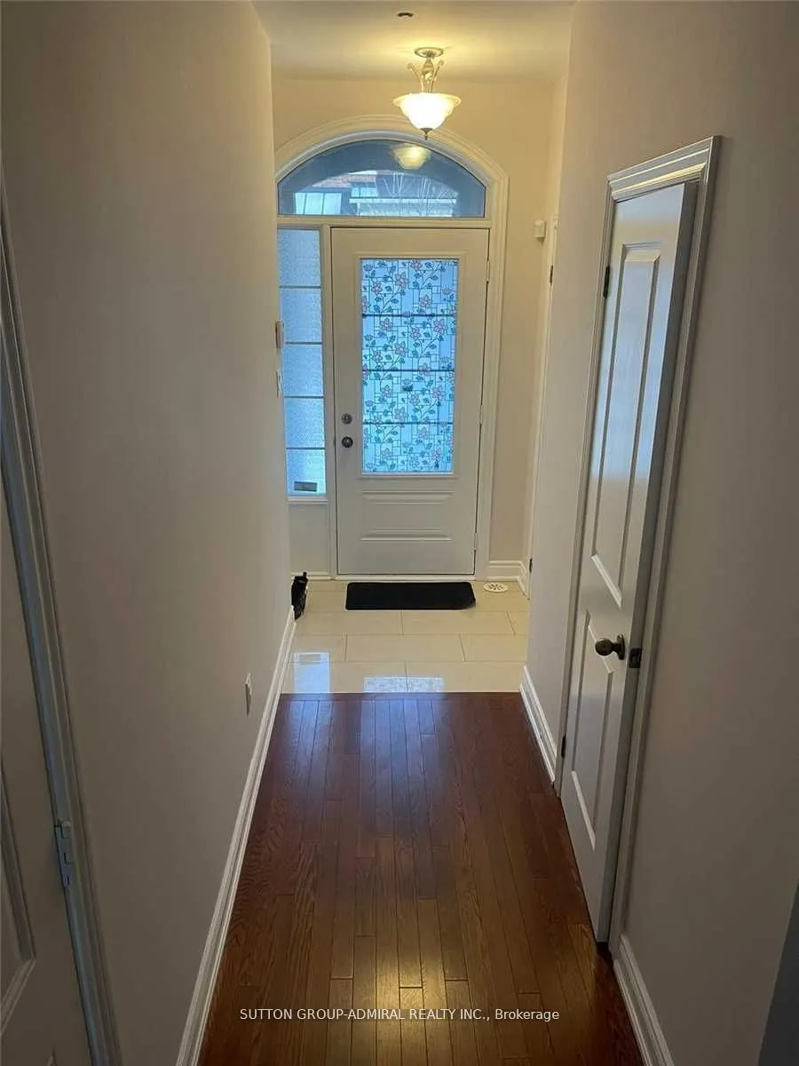 1331 Major Mackenzie Drive, #102