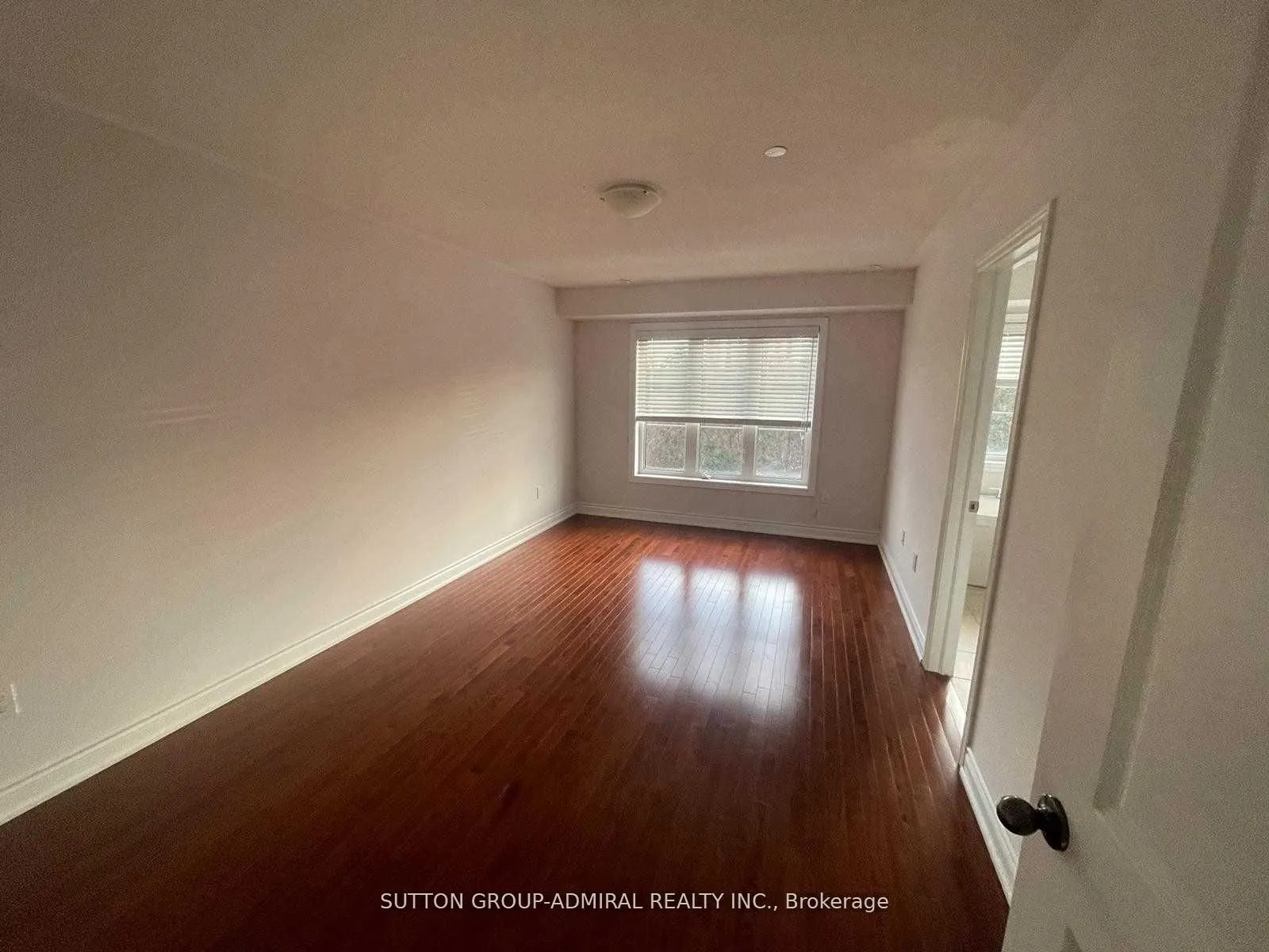 1331 Major Mackenzie Drive, #102
