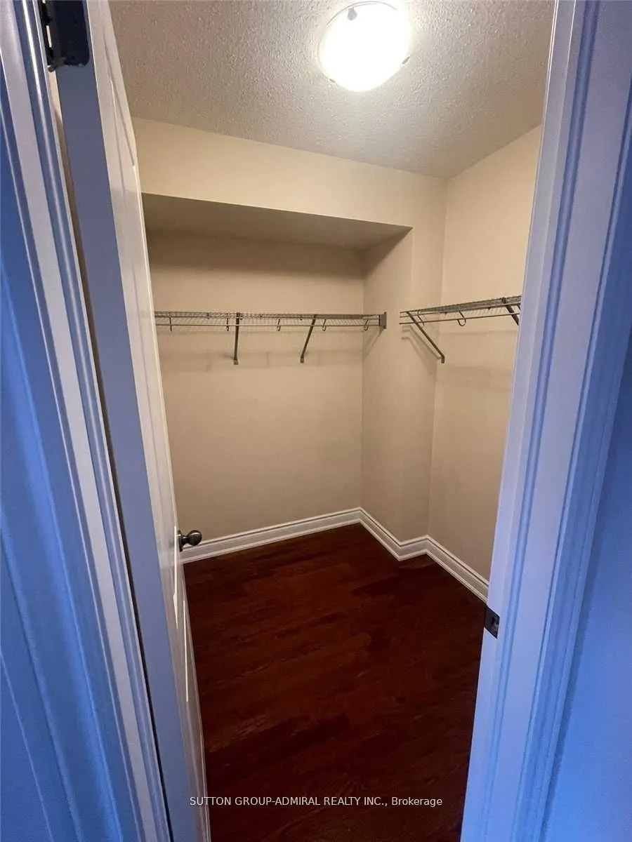 1331 Major Mackenzie Drive, #102