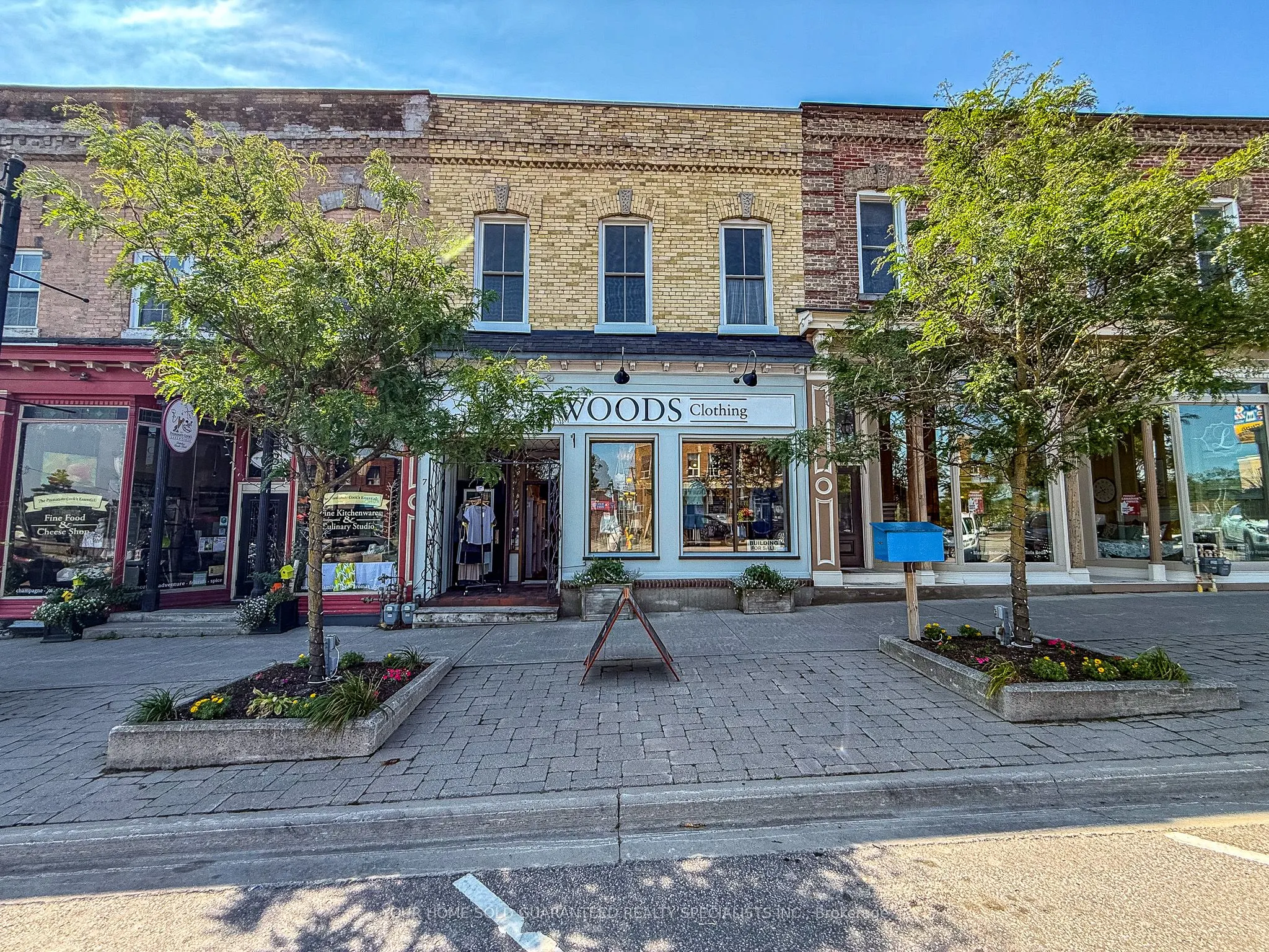 24 Toronto Street N