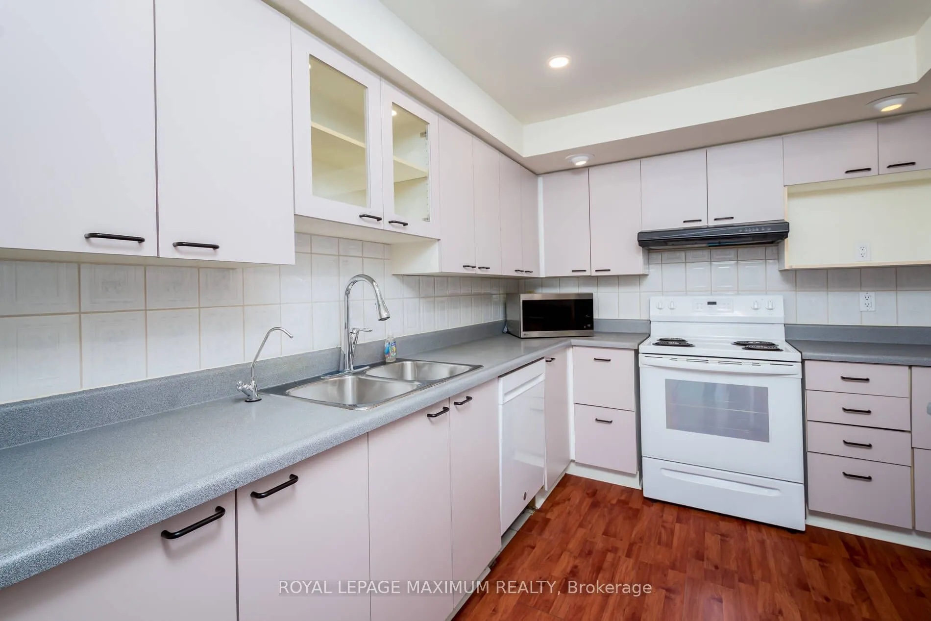 20 Harding Boulevard W, #308