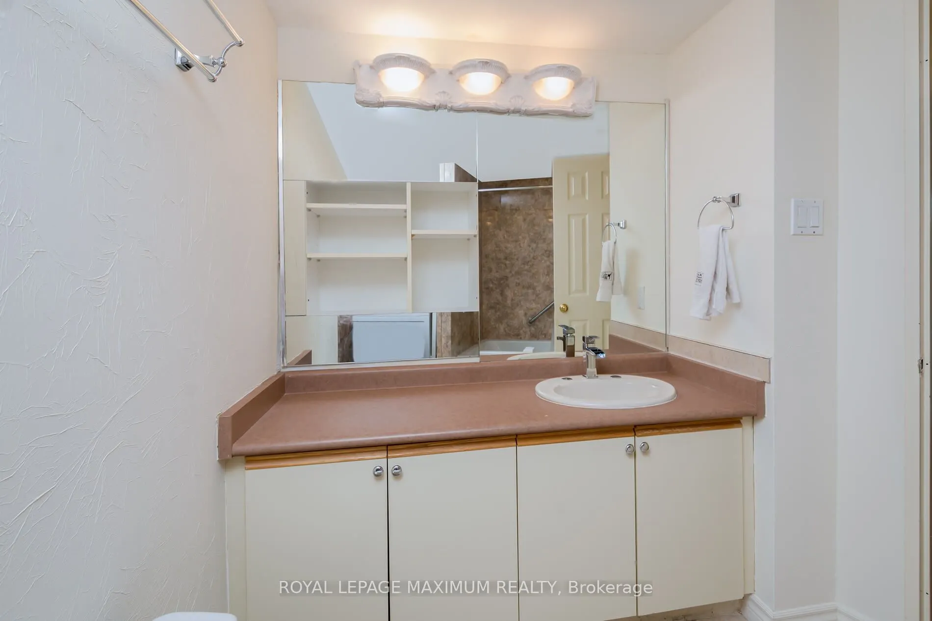 20 Harding Boulevard W, #308