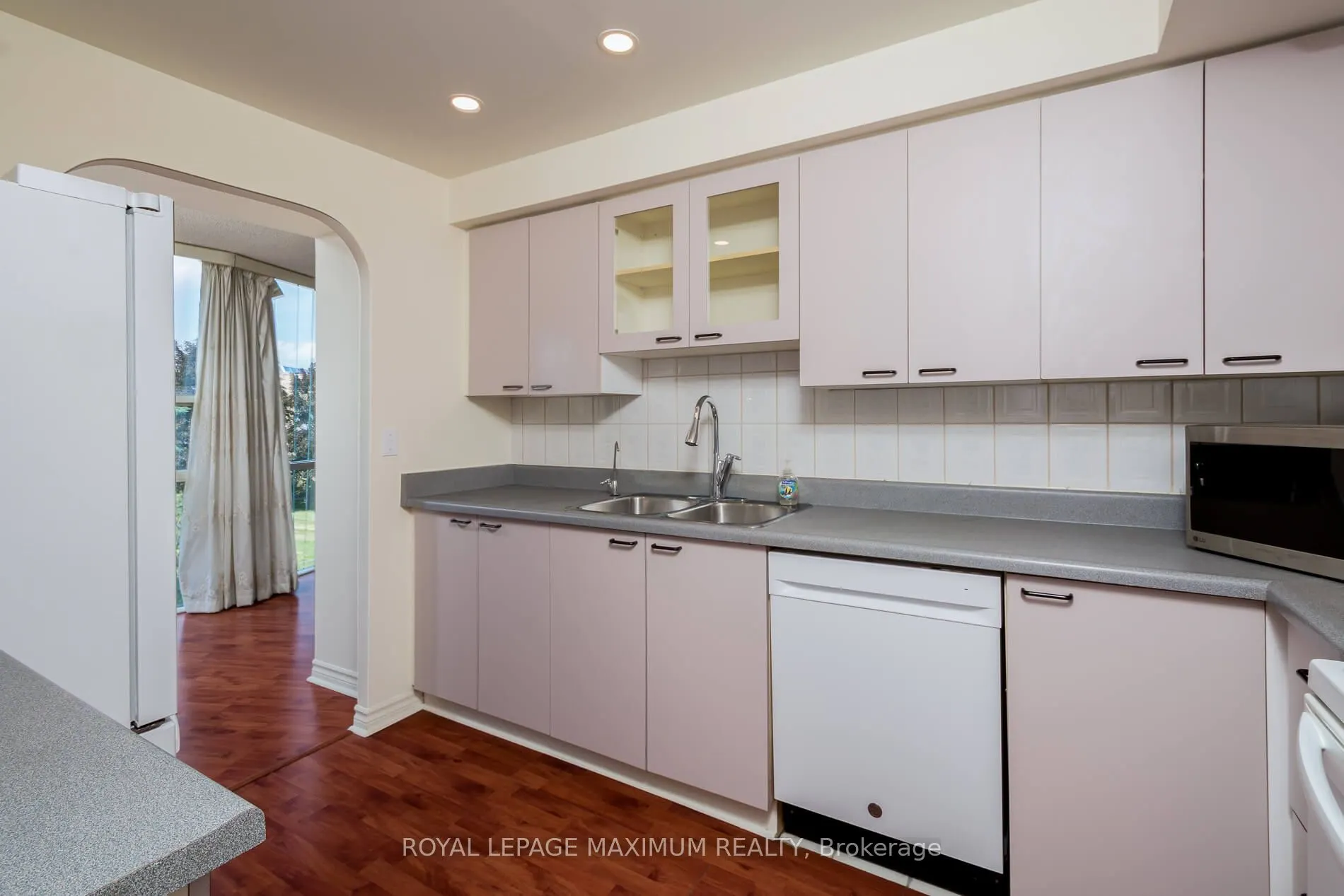 20 Harding Boulevard W, #308