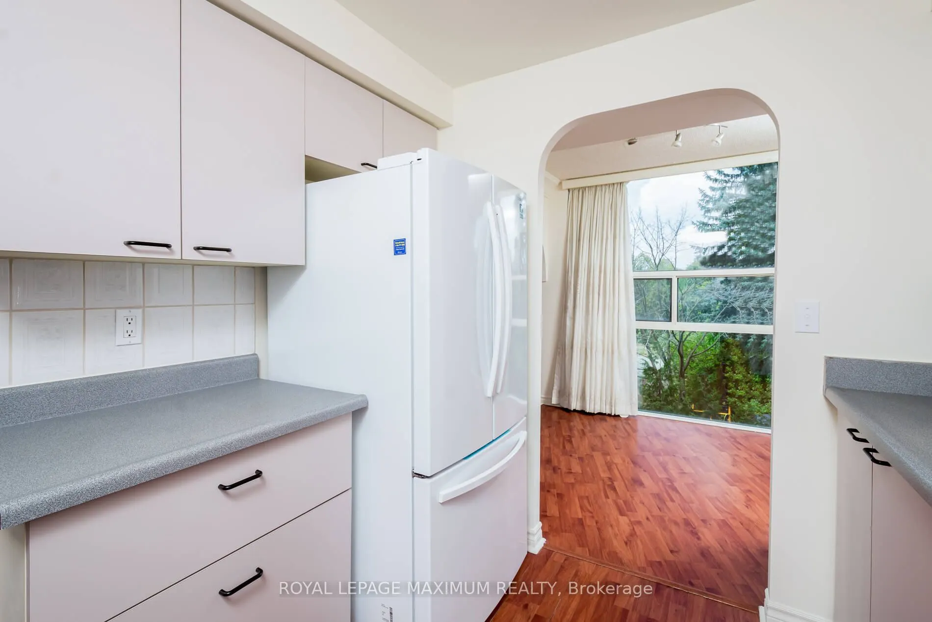 20 Harding Boulevard W, #308