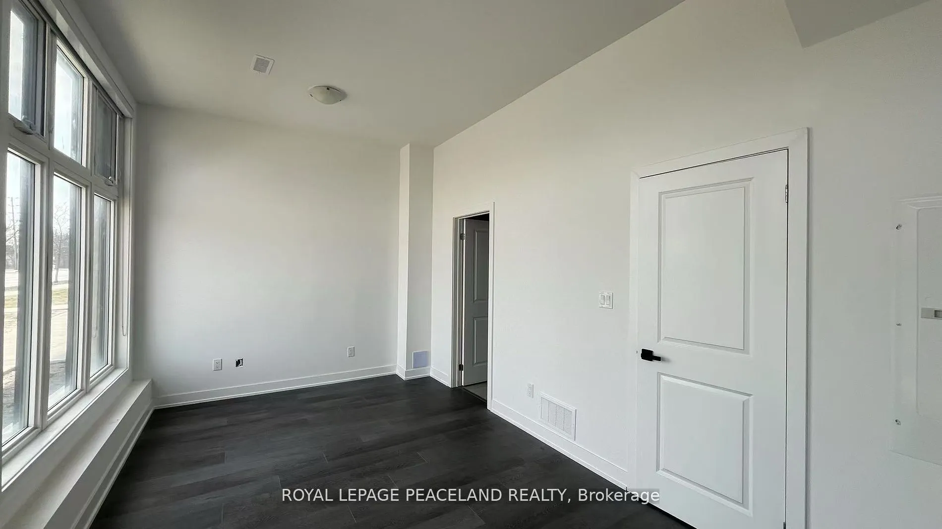 5444 Main Street, #Ground Floor