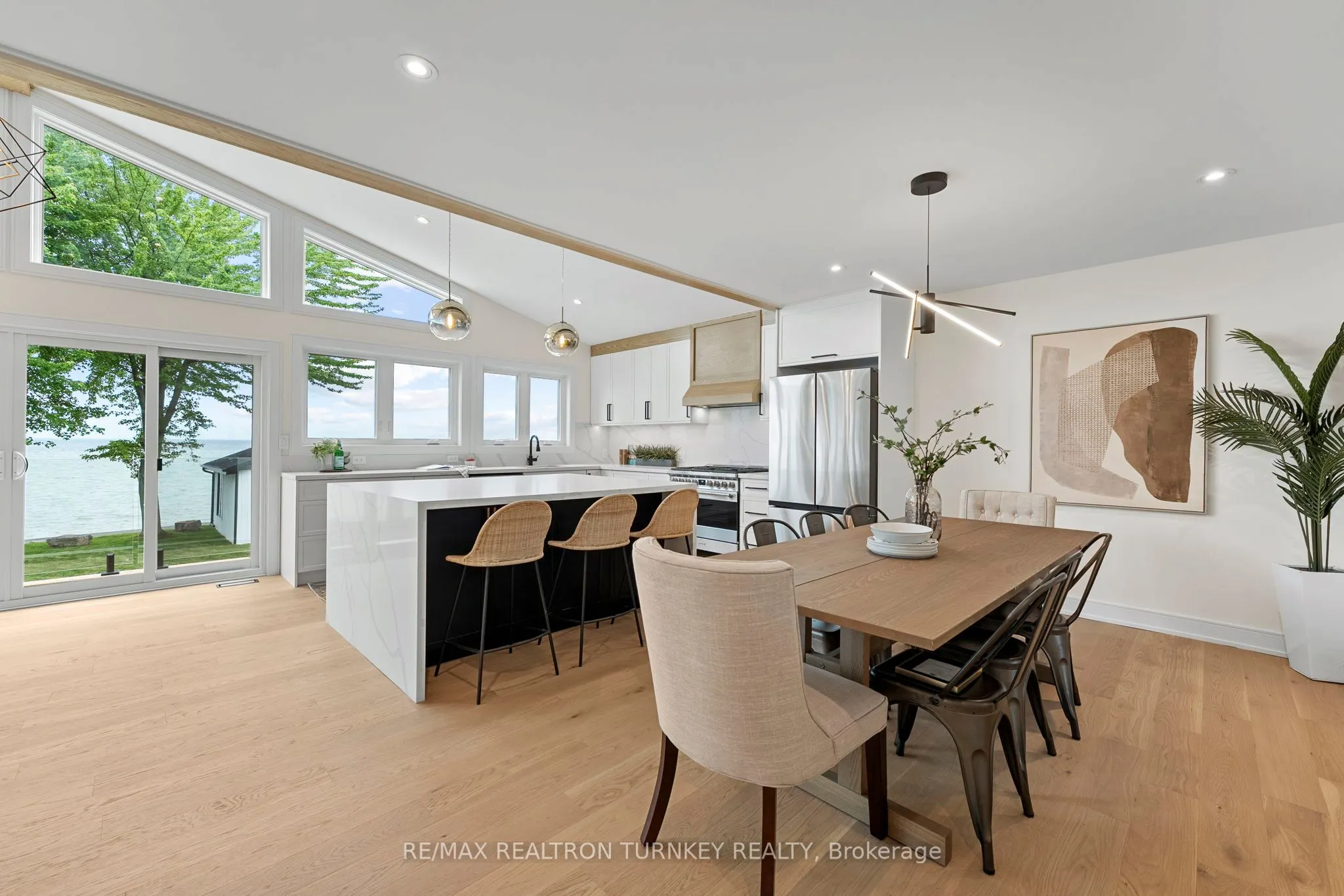 156 Holmes Point Road