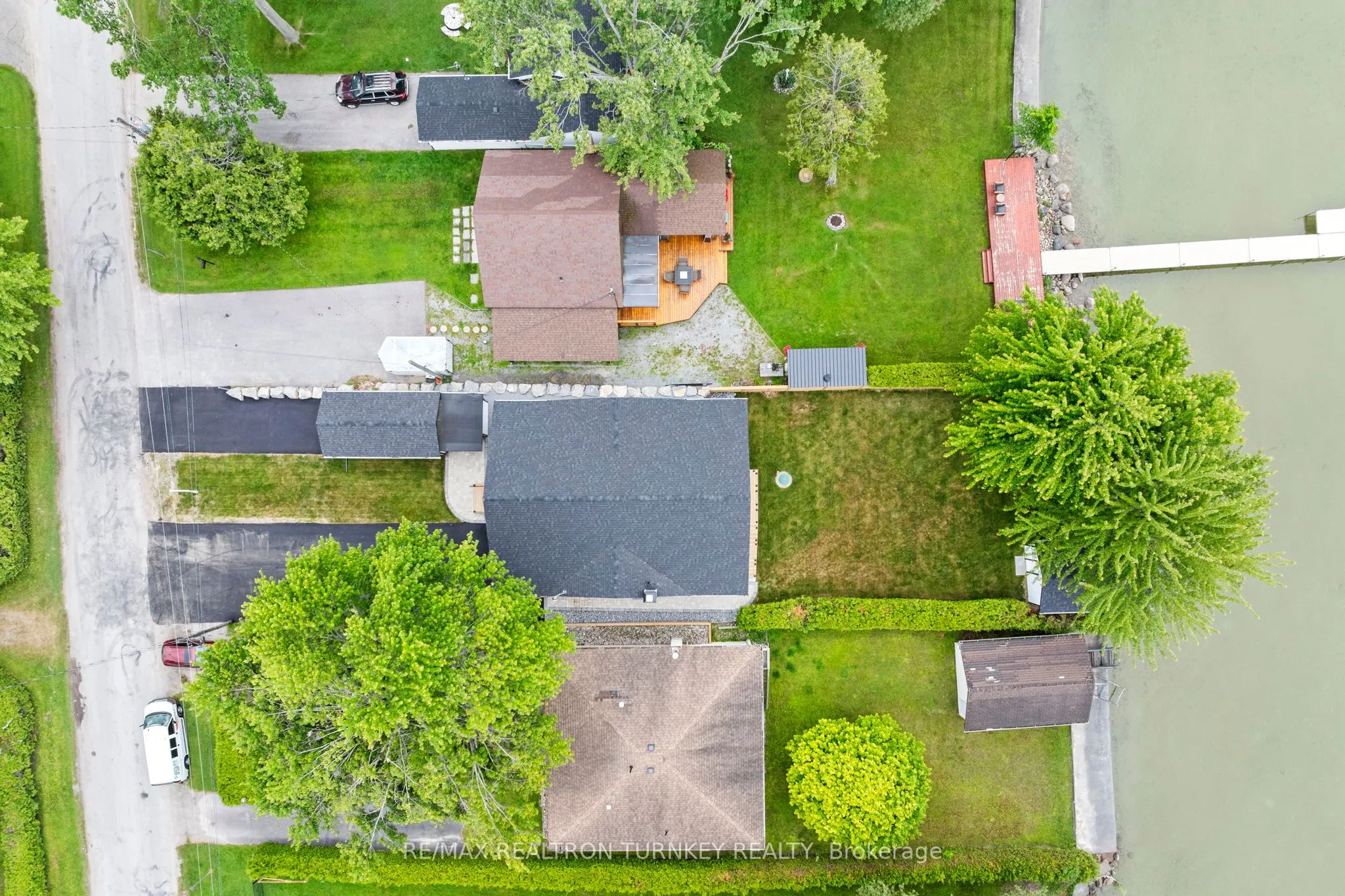 156 Holmes Point Road