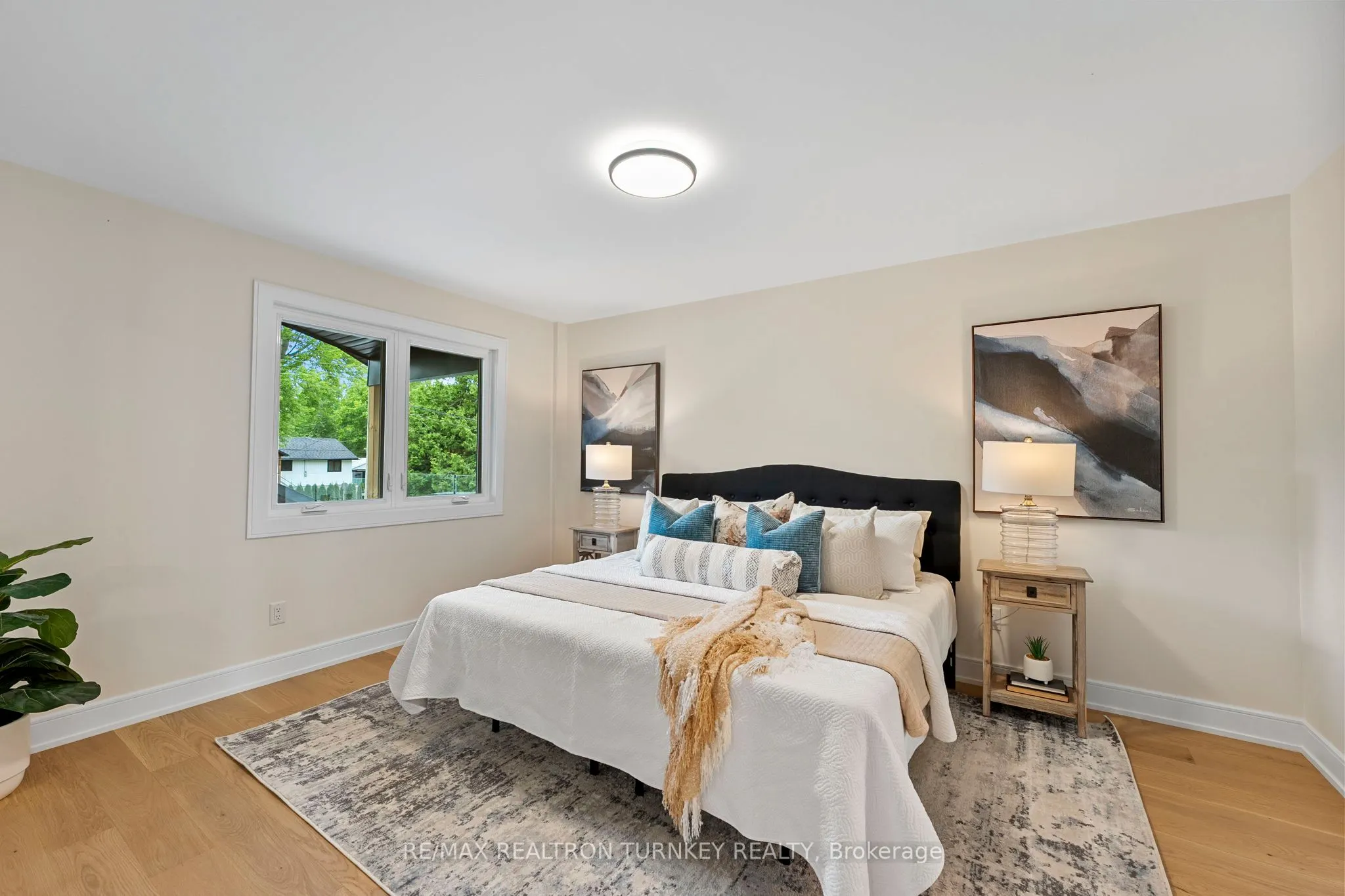 156 Holmes Point Road