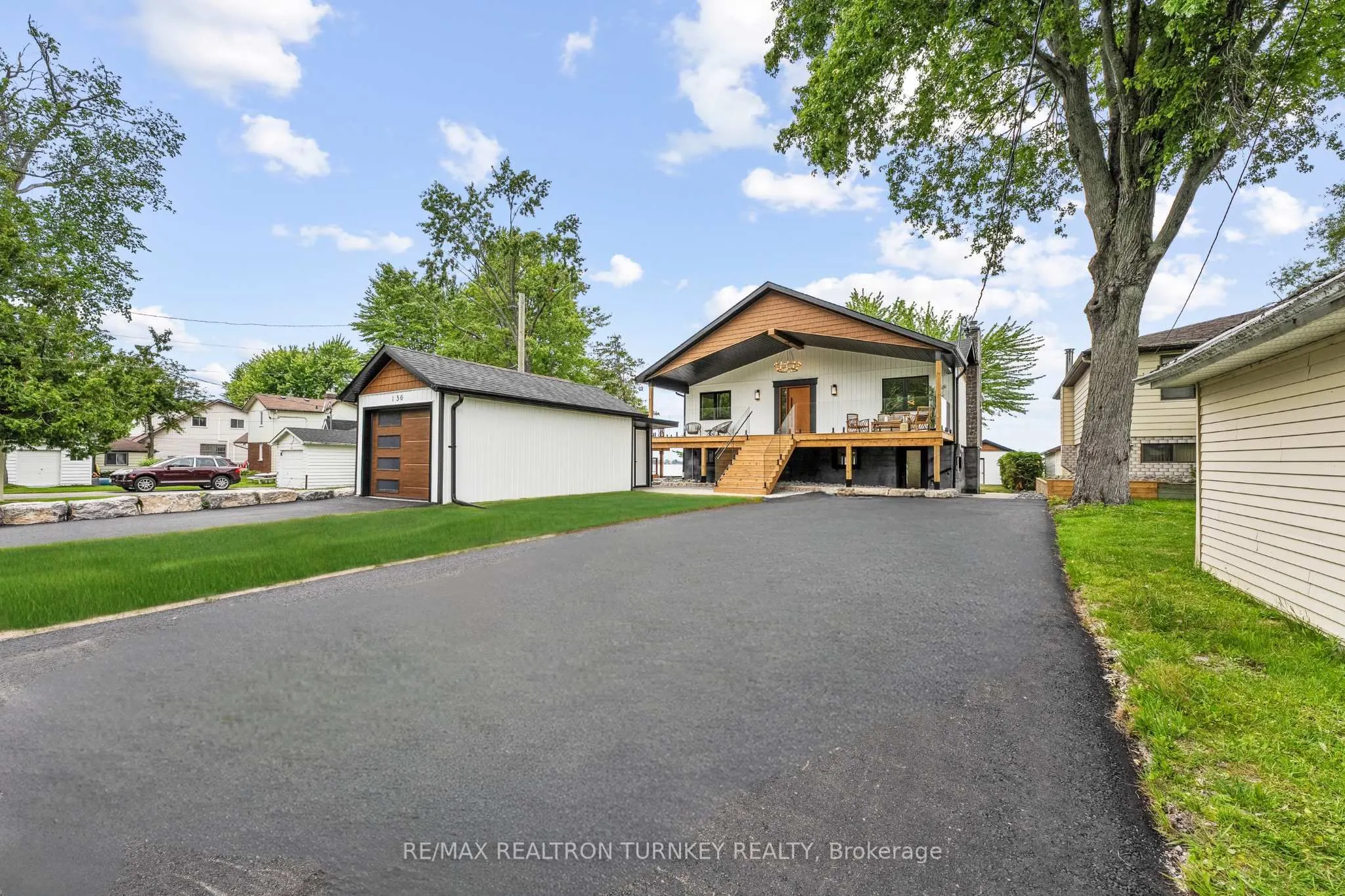 156 Holmes Point Road