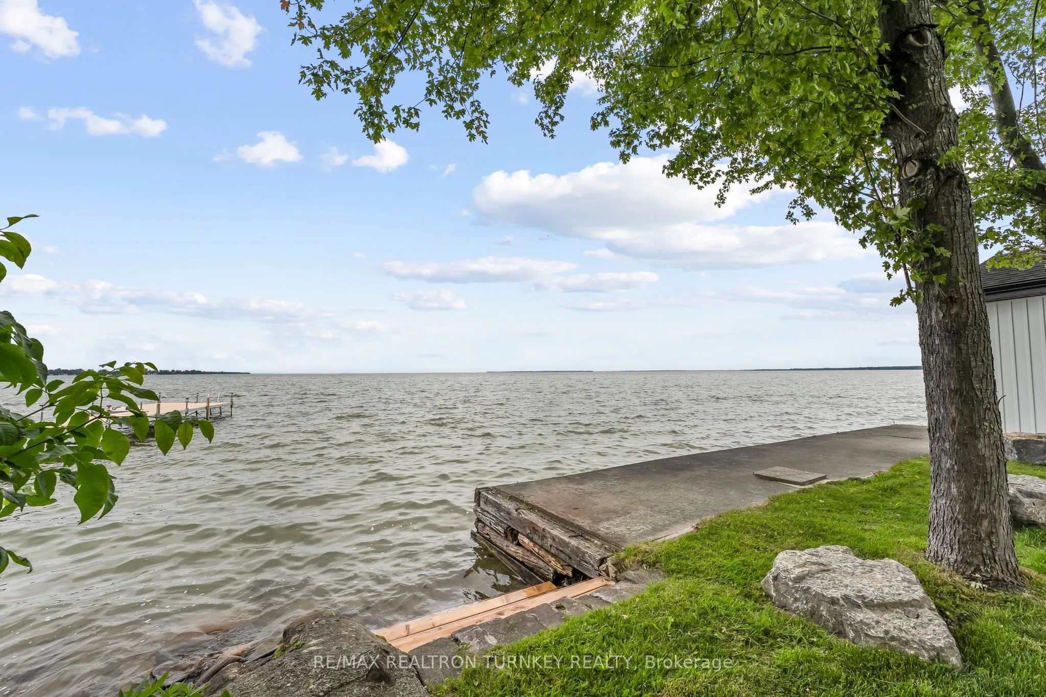 156 Holmes Point Road