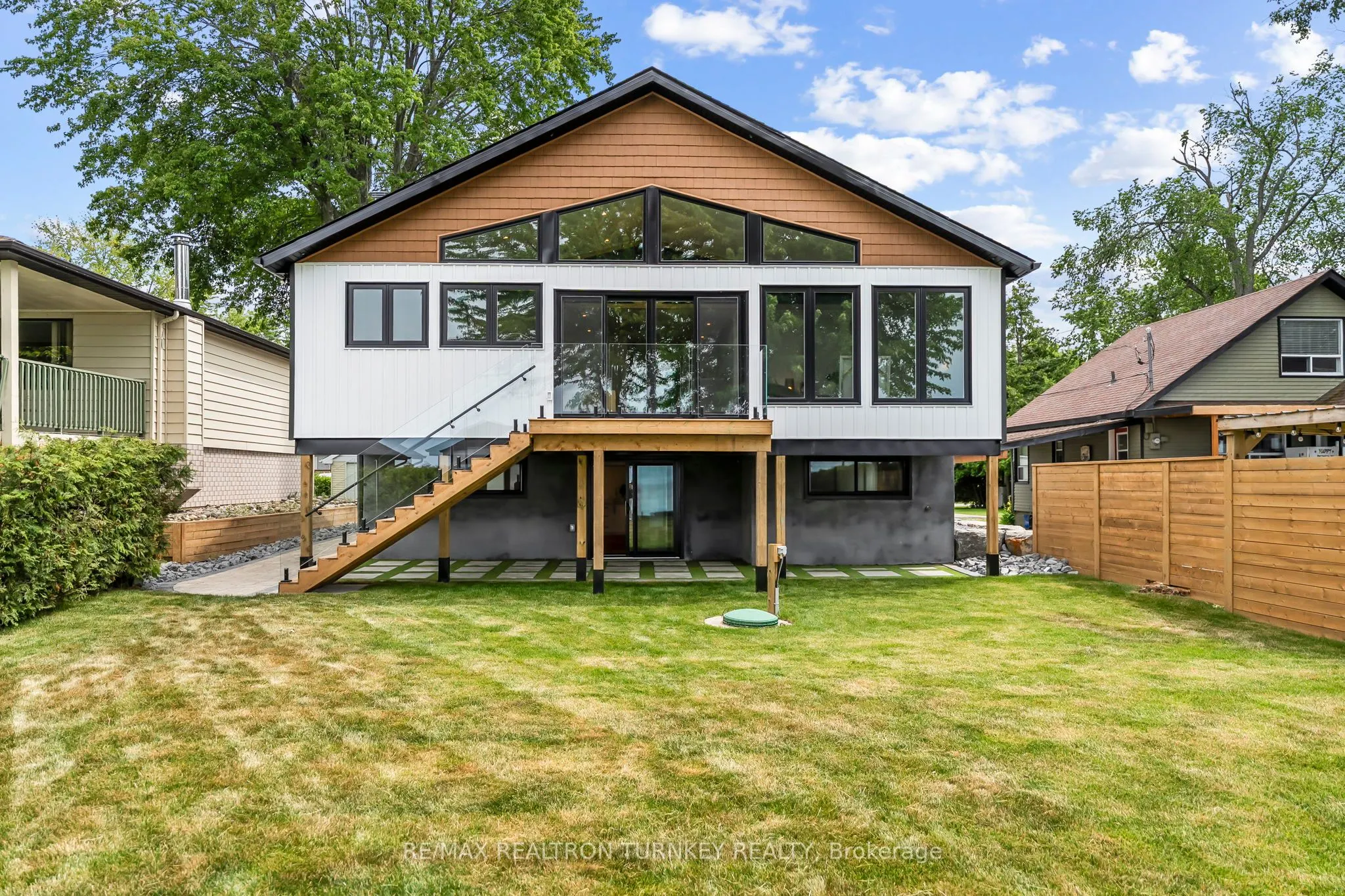 156 Holmes Point Road