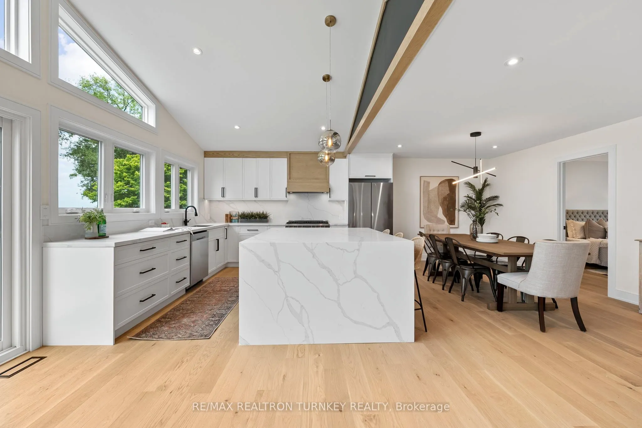 156 Holmes Point Road