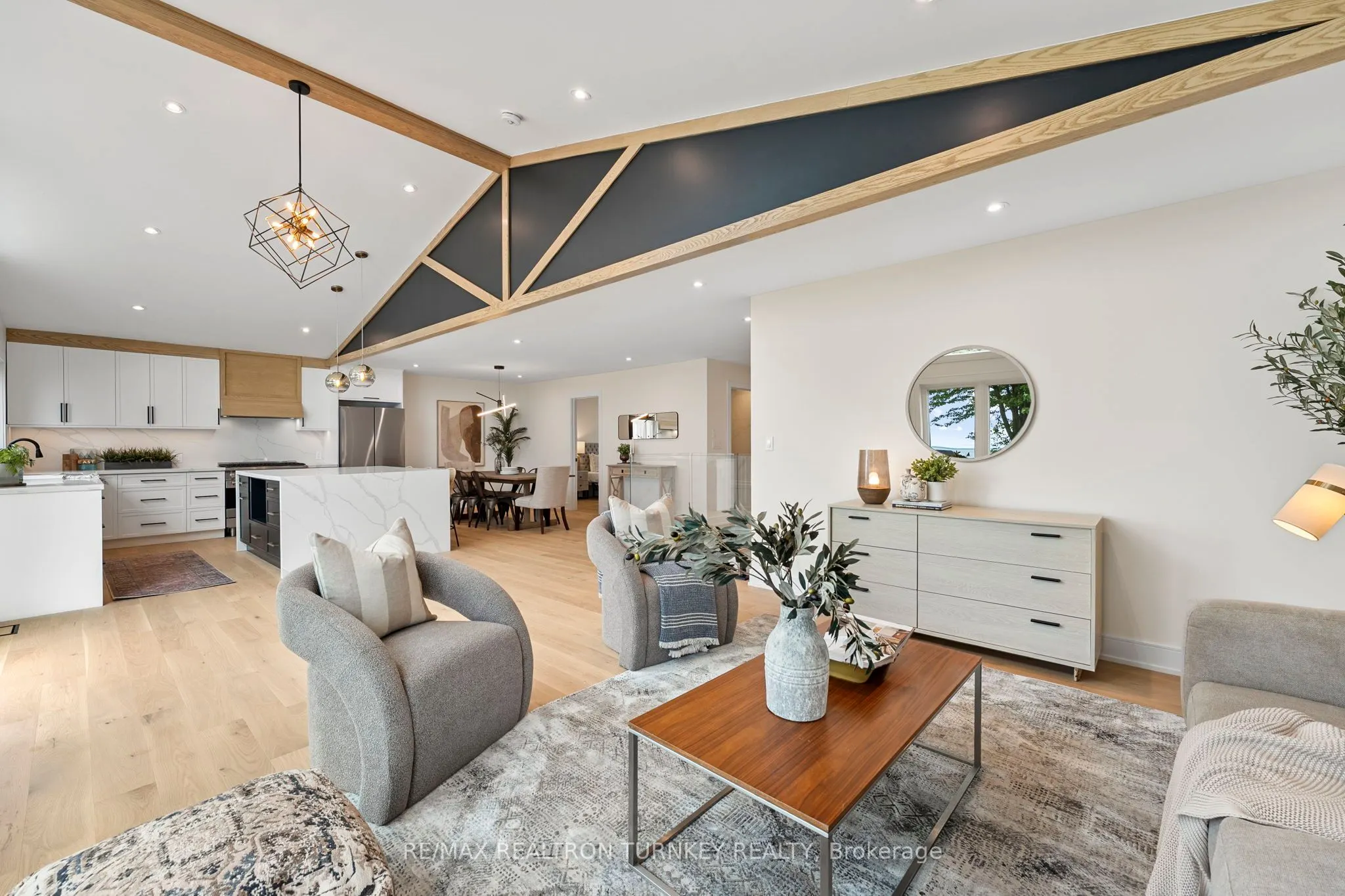 156 Holmes Point Road