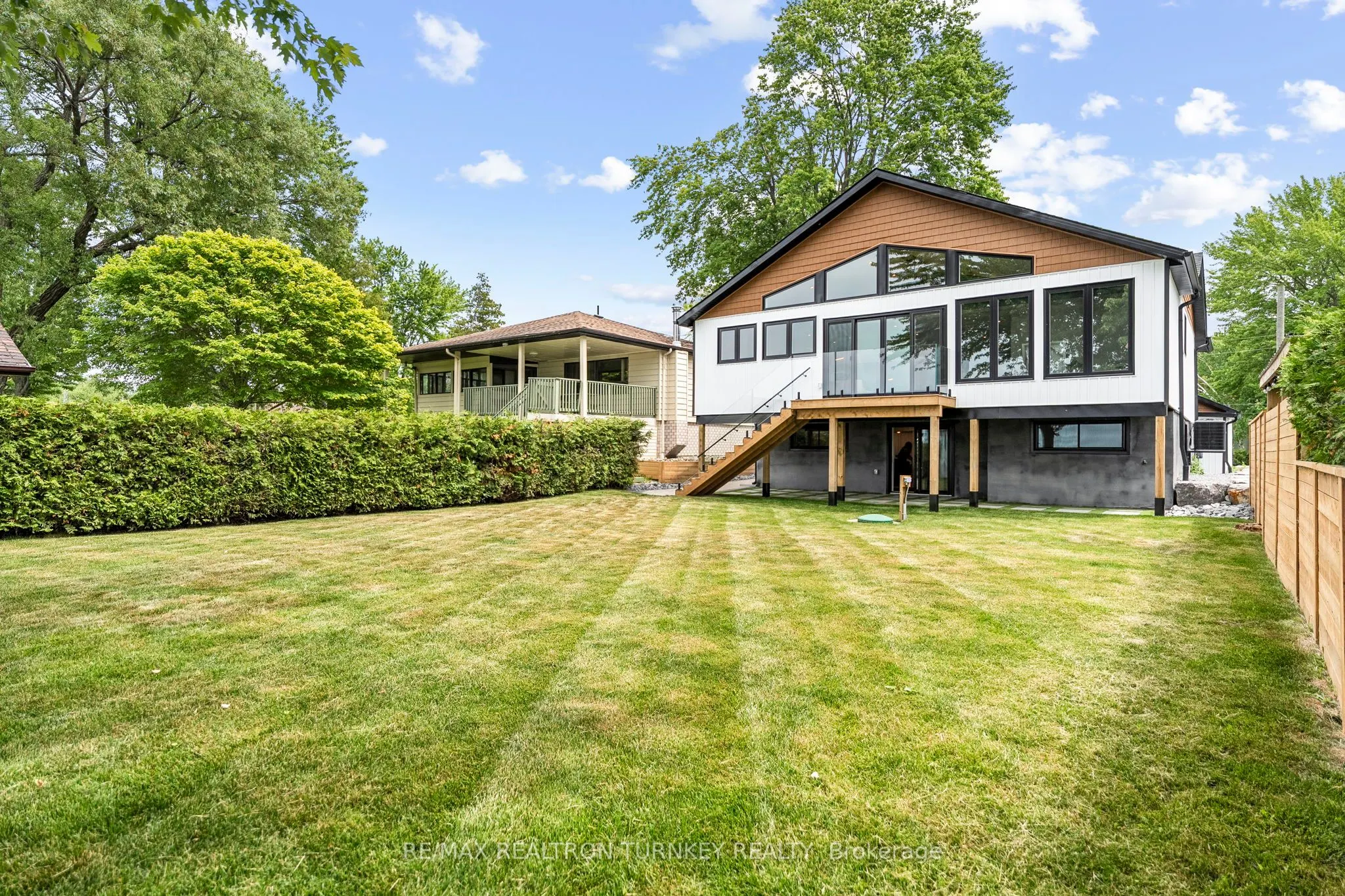 156 Holmes Point Road