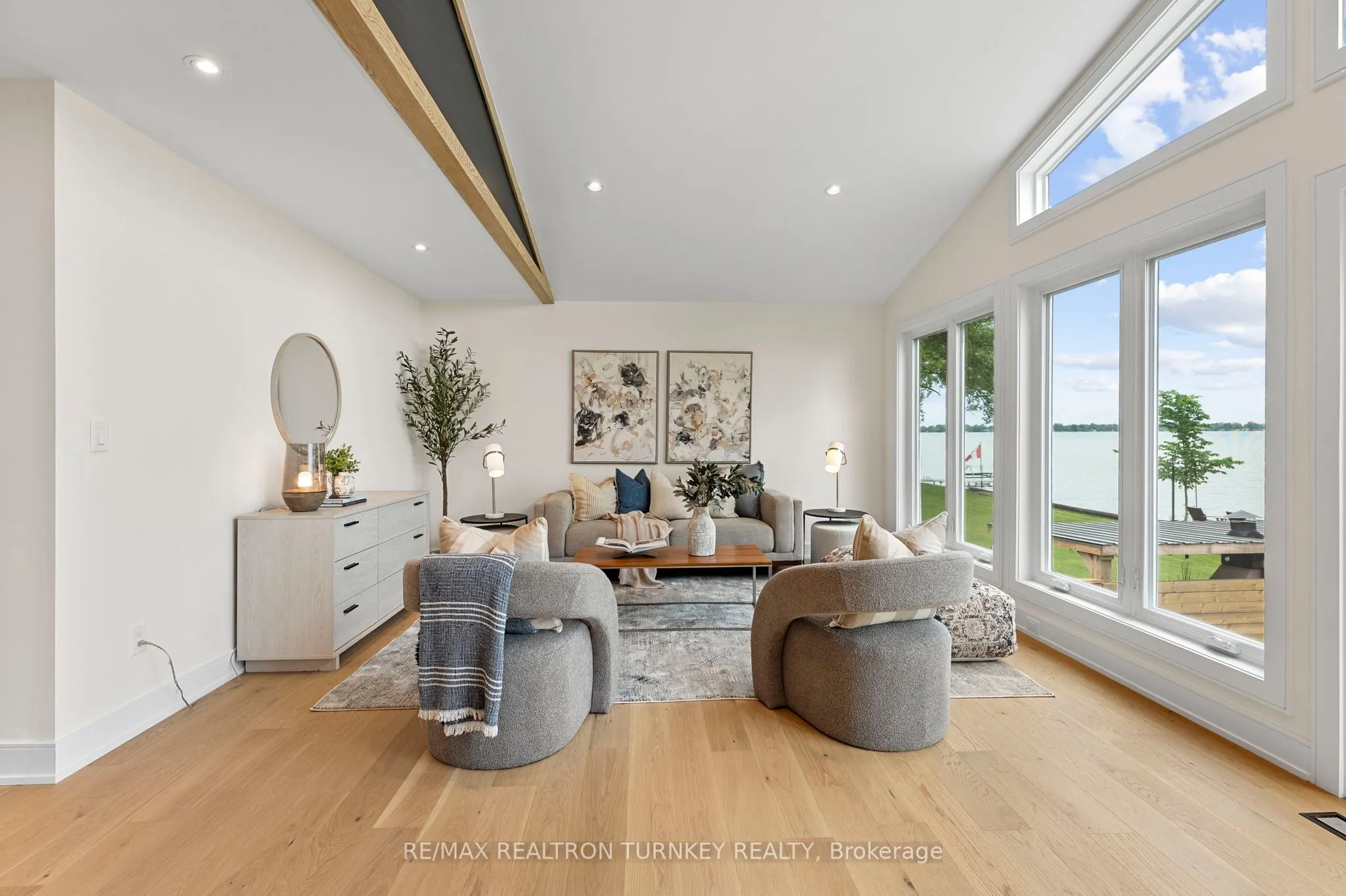 156 Holmes Point Road