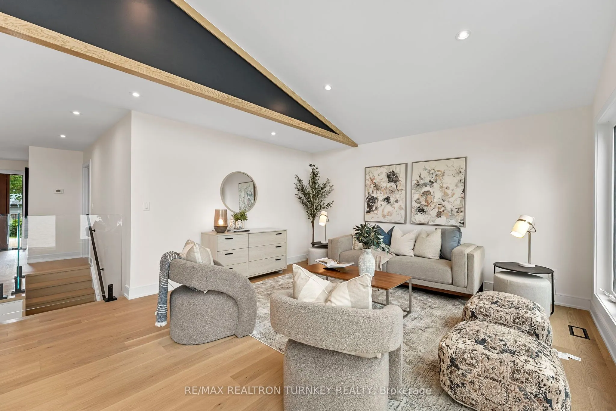 156 Holmes Point Road
