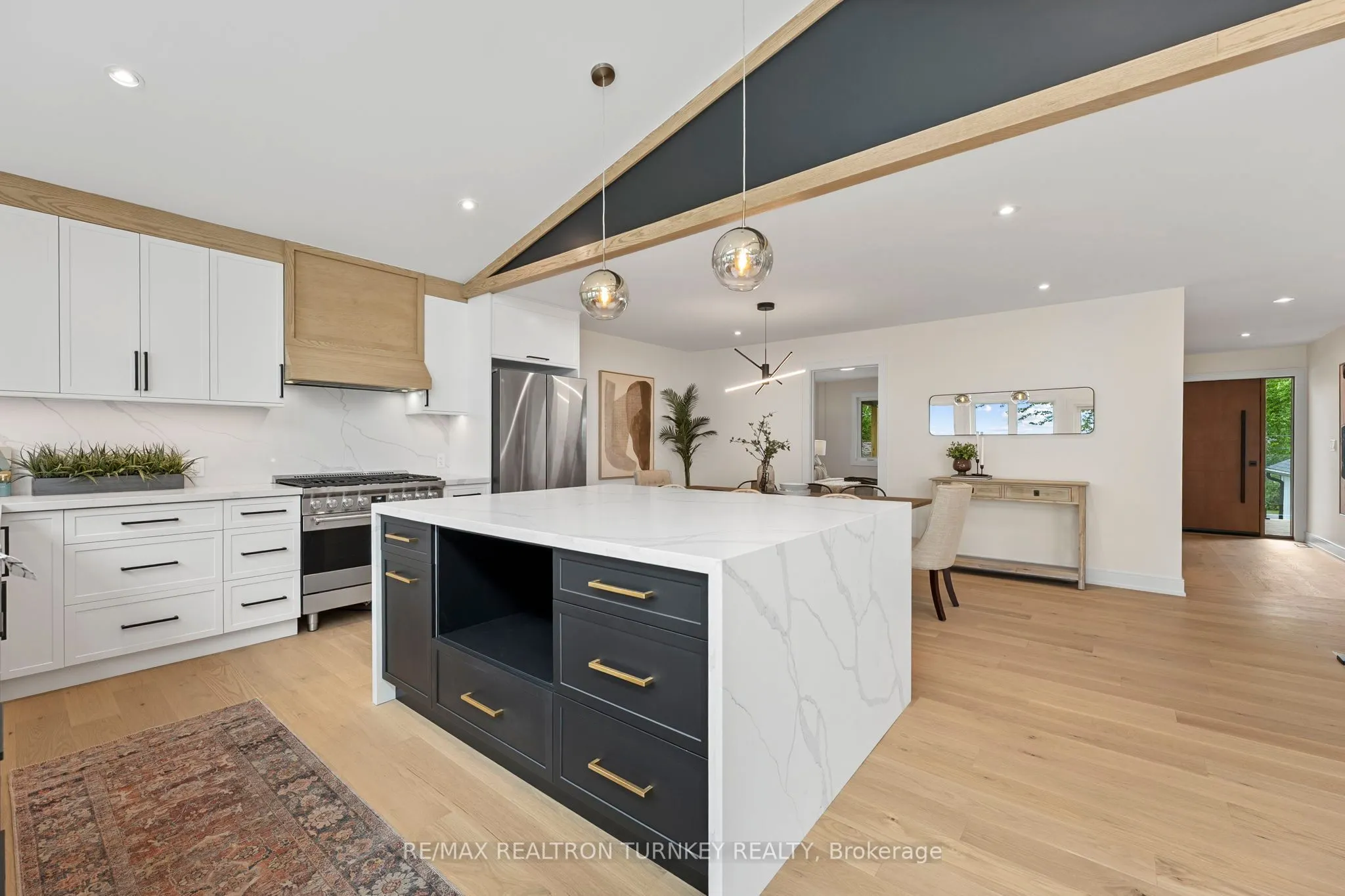 156 Holmes Point Road