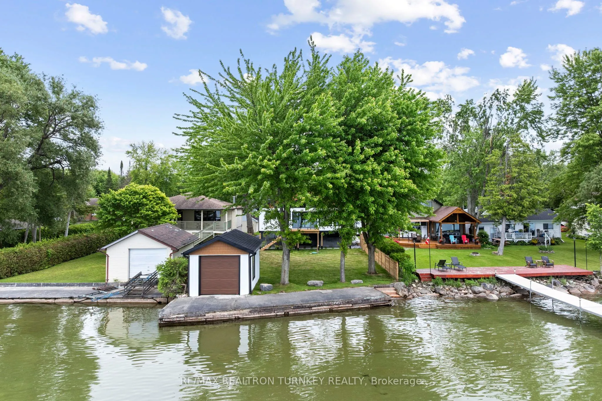 156 Holmes Point Road