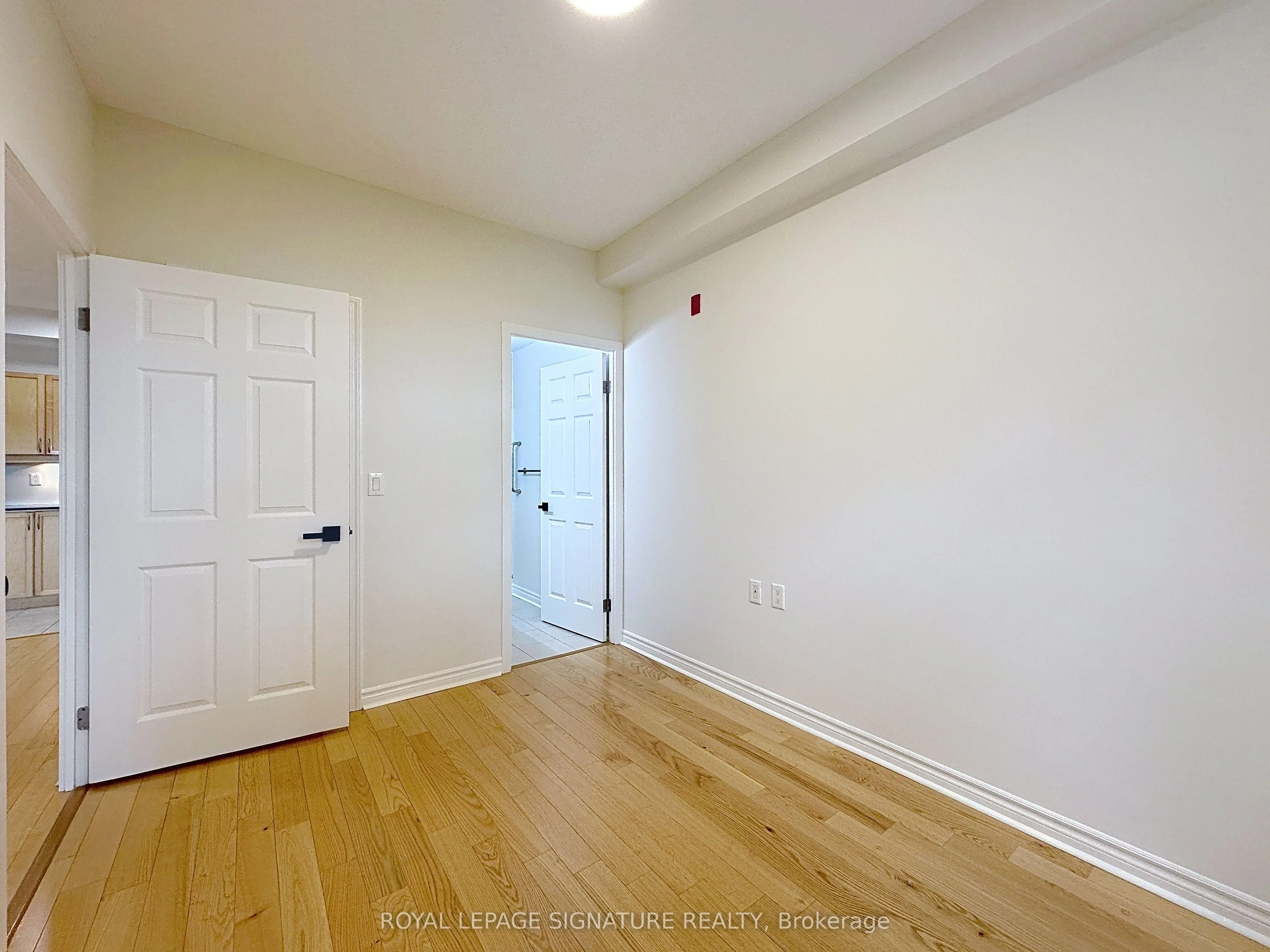 15450 Yonge Street, #210