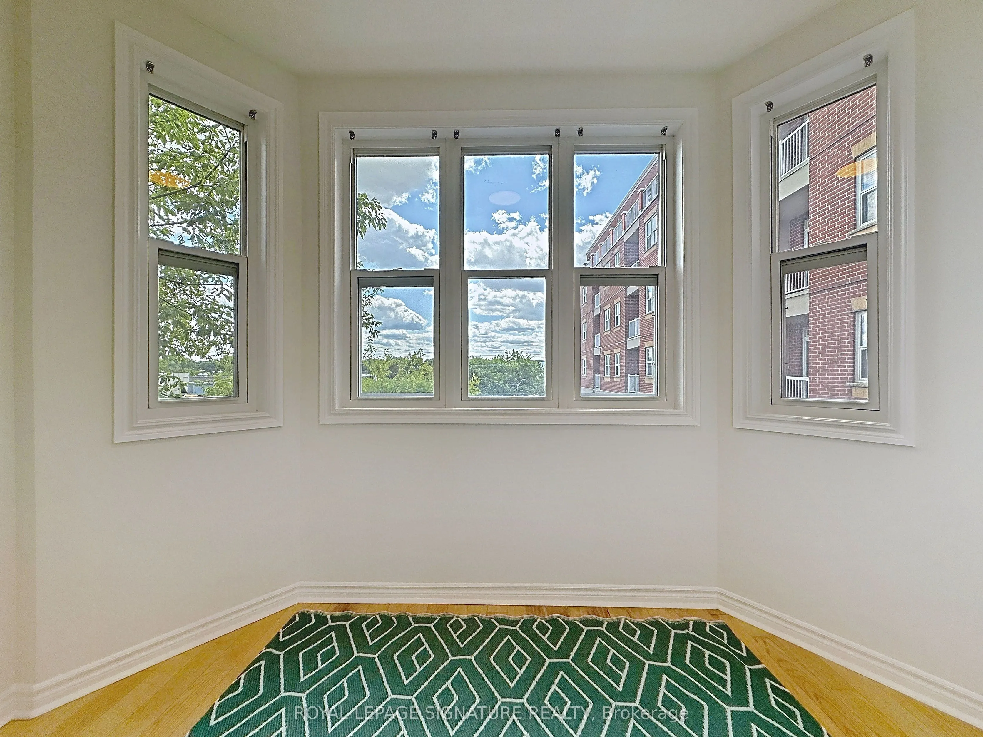15450 Yonge Street, #210