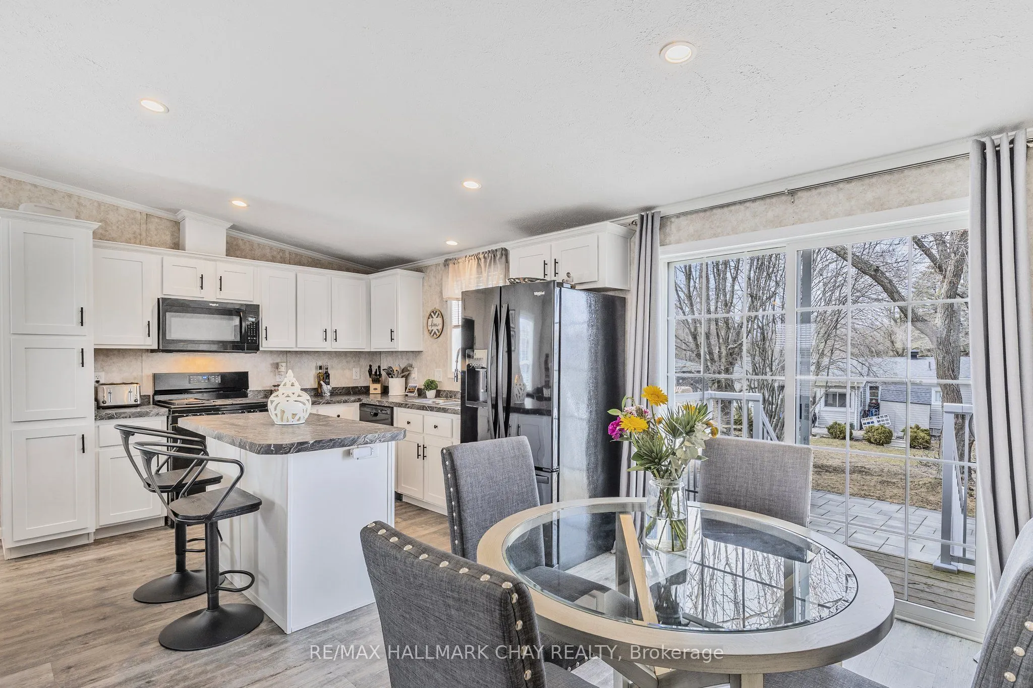16 Comforts Cove