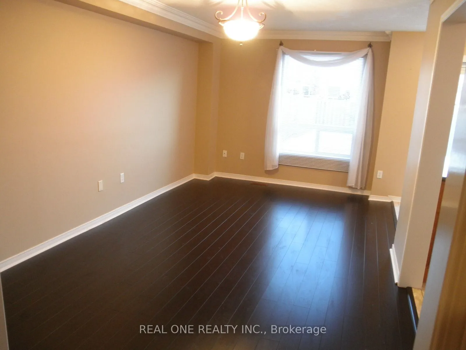 203 Banbrooke Crescent